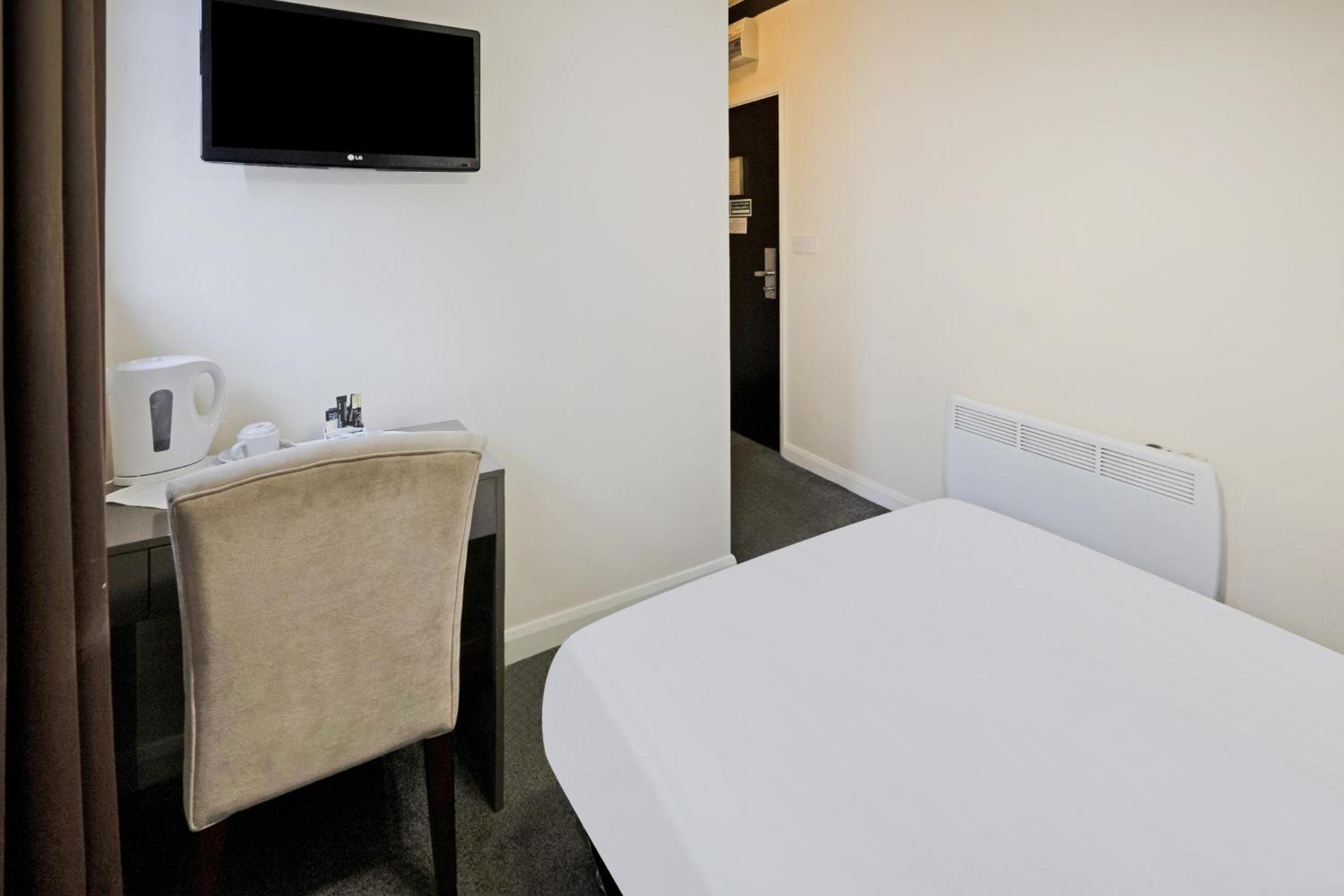 Standard Single Room - Photo 2
