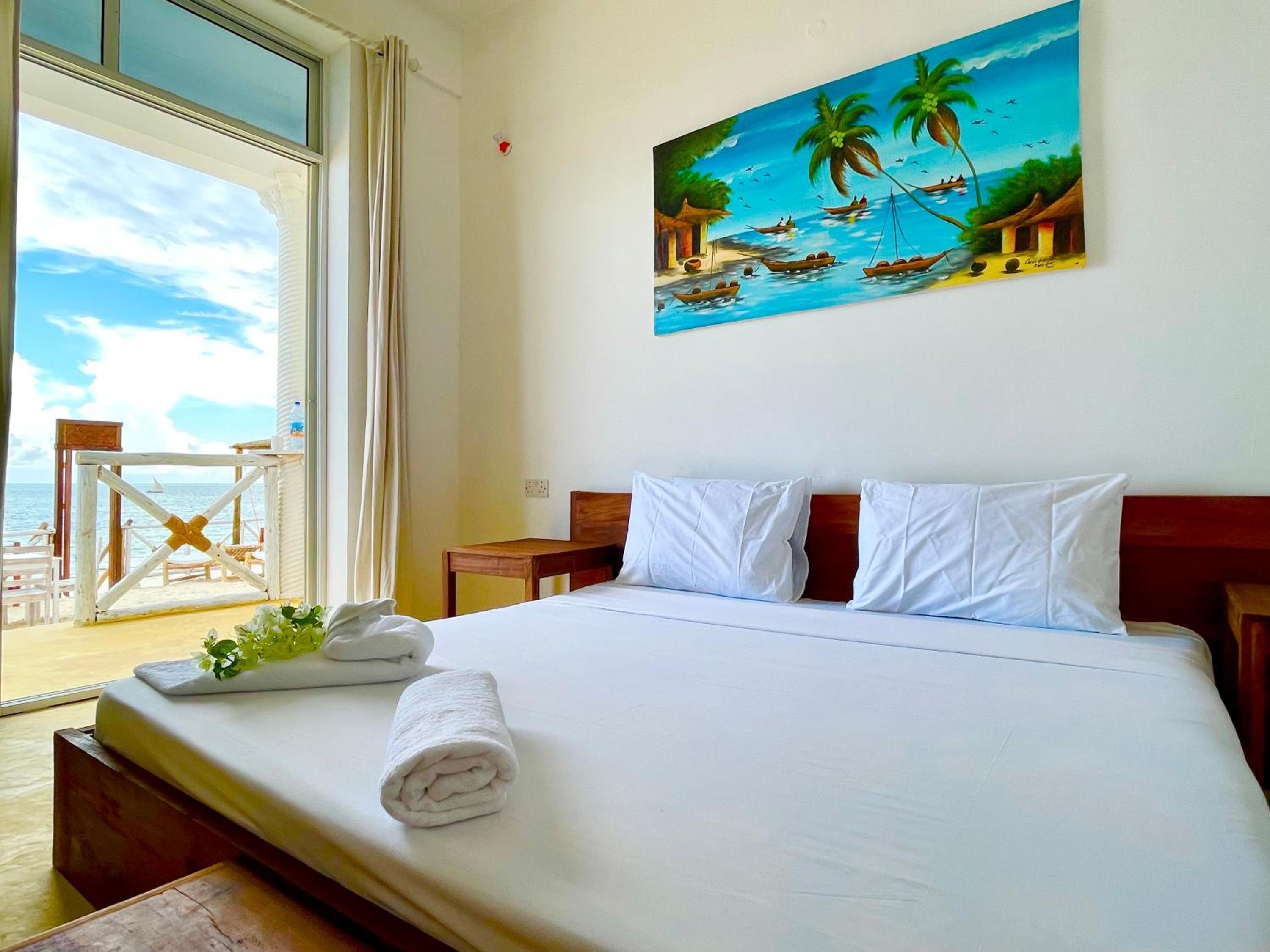 Deluxe Double Room with Balcony and Sea View - Photo 15