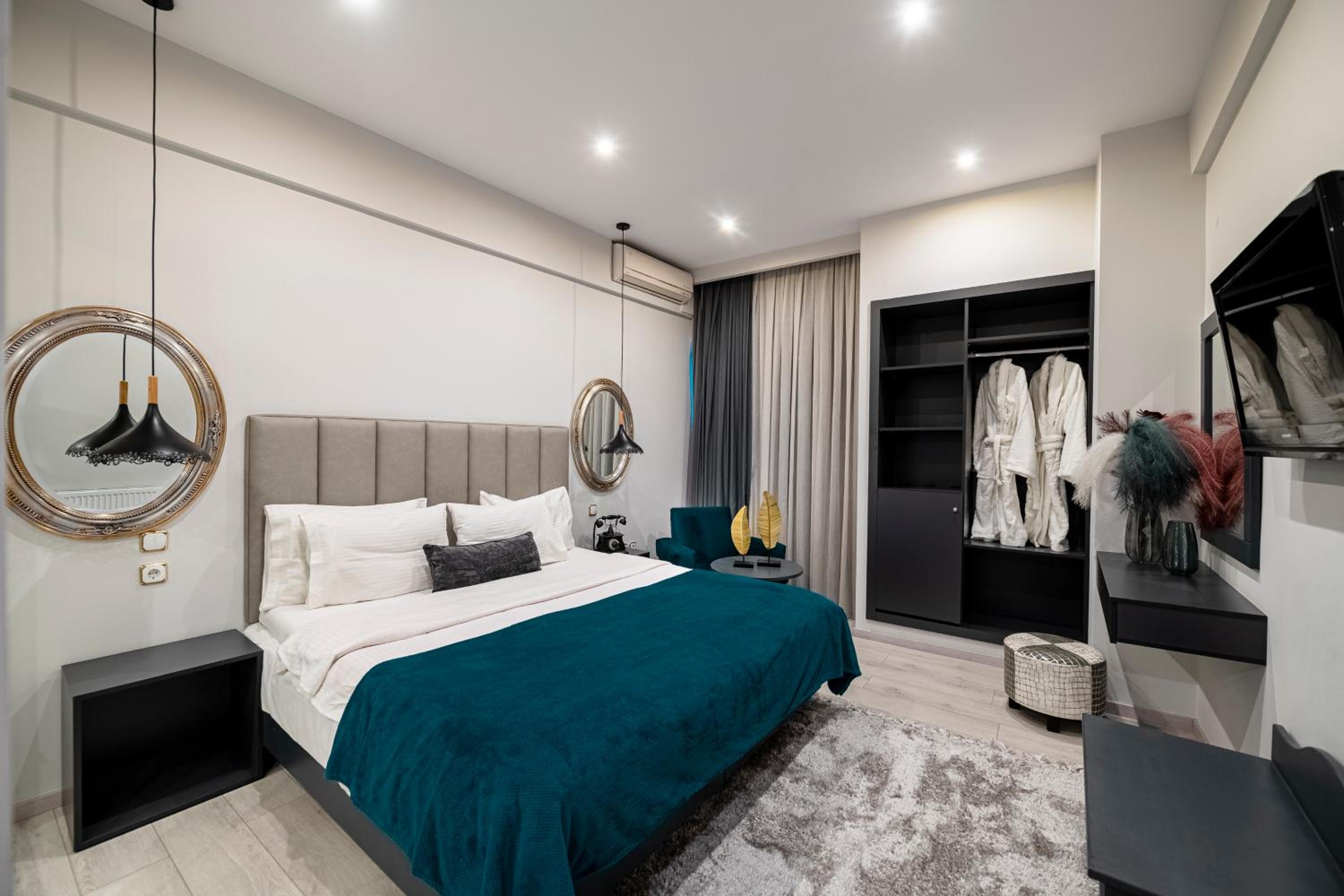 Double Room - Photo 7