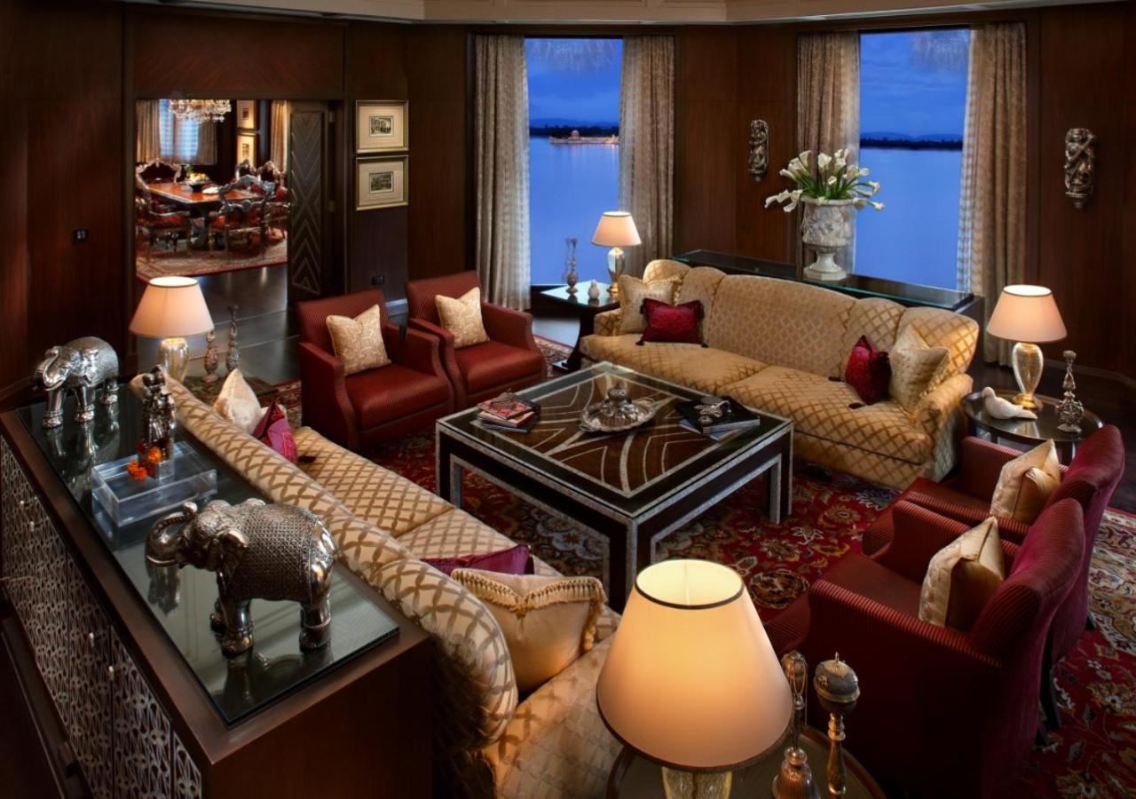 Royal Suite: Complimentary two way airport transfers