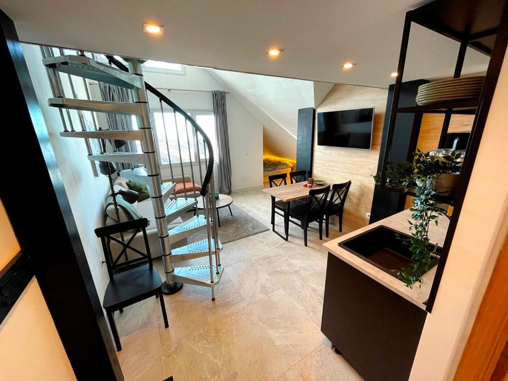 Superior Two-Bedroom Apartment - Photo 22