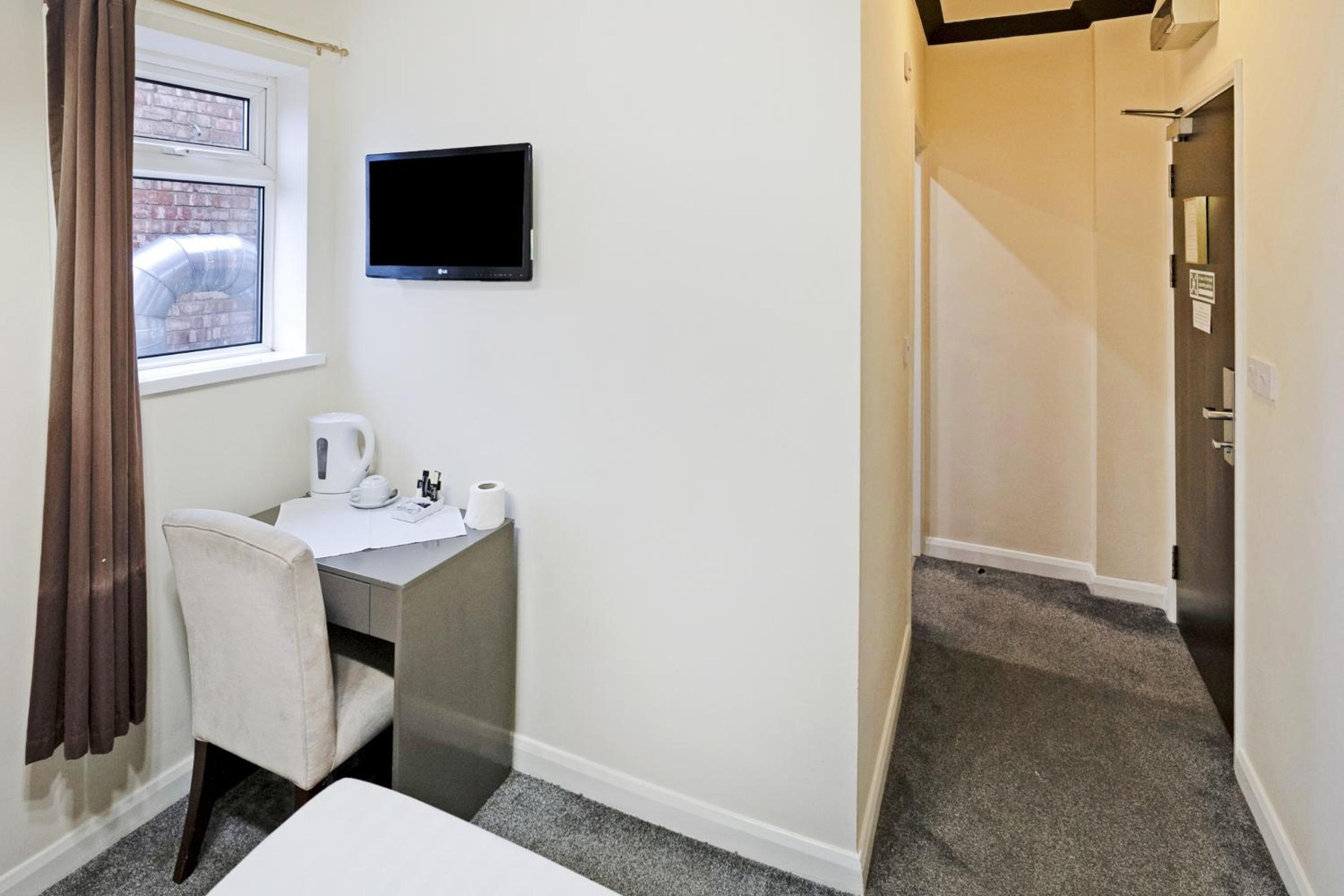 Standard Single Room - Photo 10