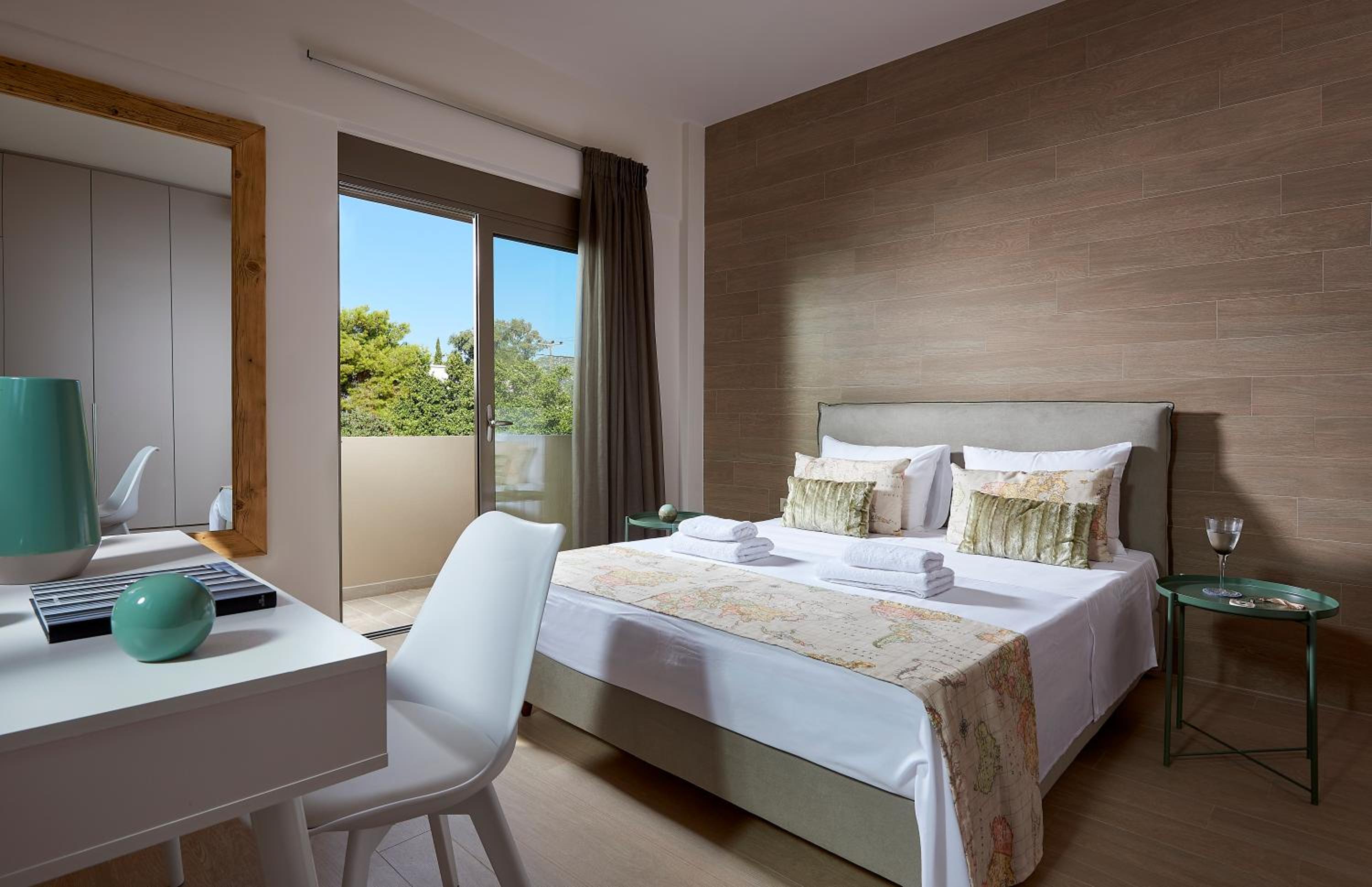 Luxury Apartment with Hot Tub & Sea View - First Floor (Rosemary)