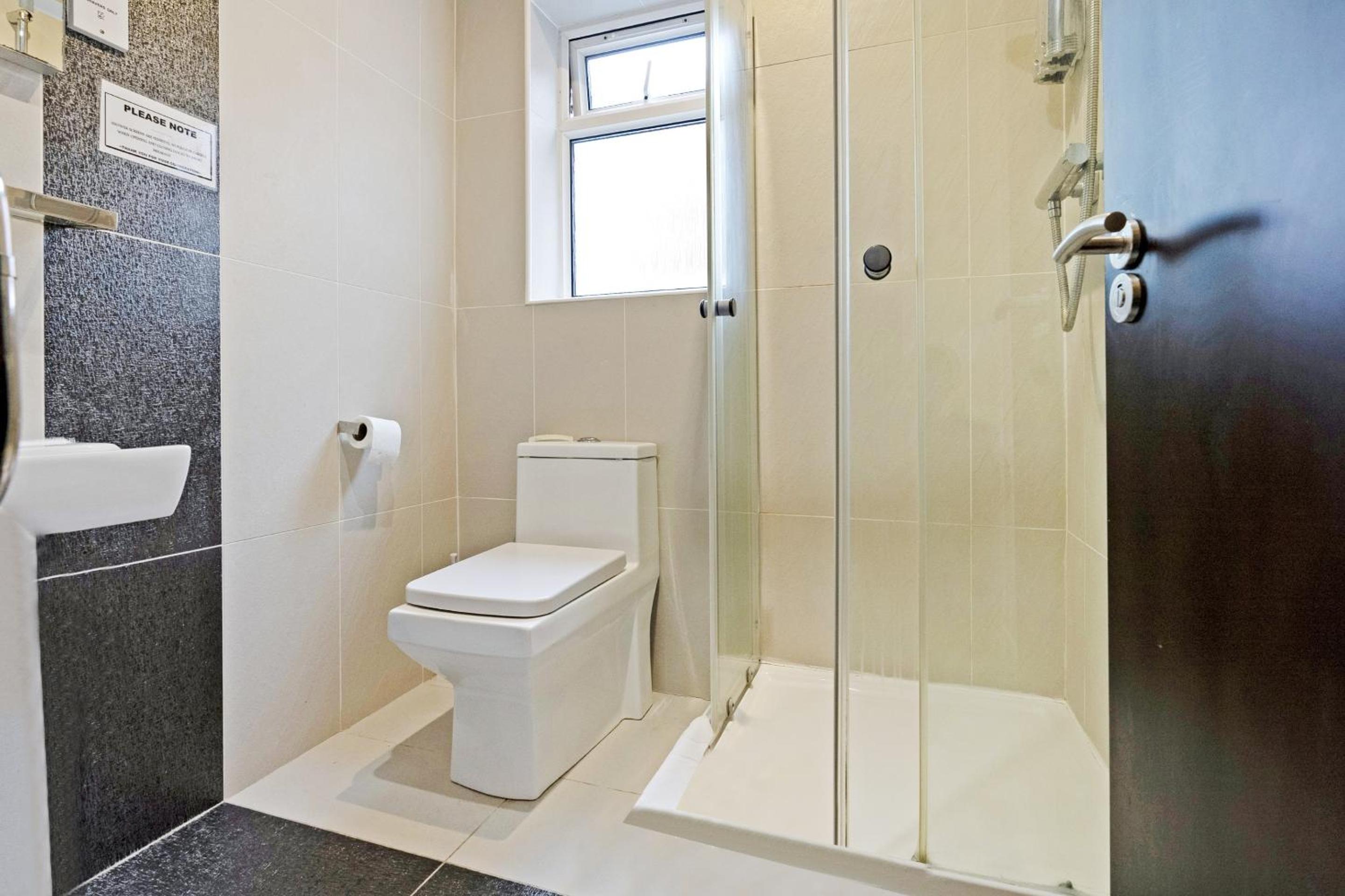 Standard Single Room - Photo 7
