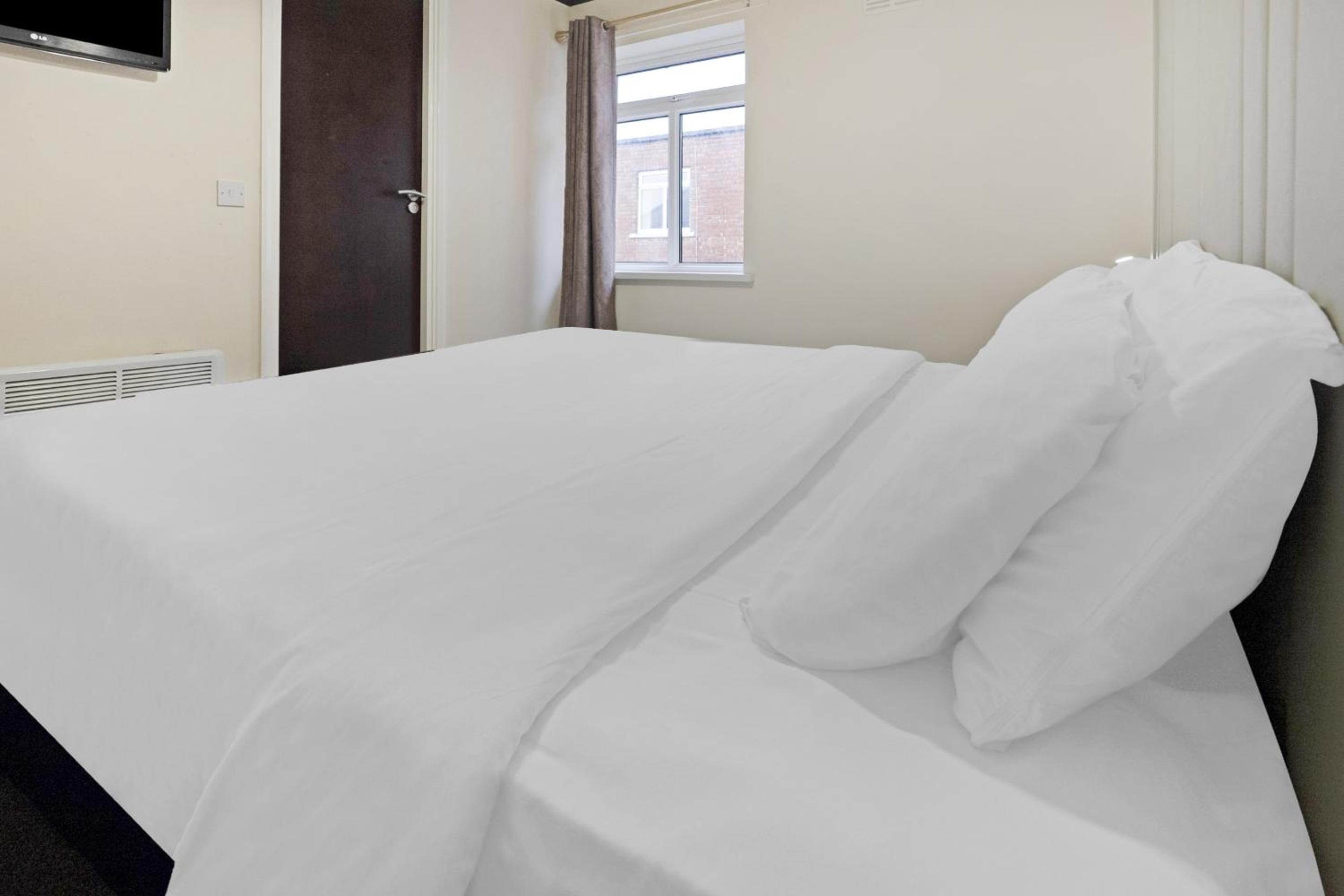 Standard Double Room - Photo 7