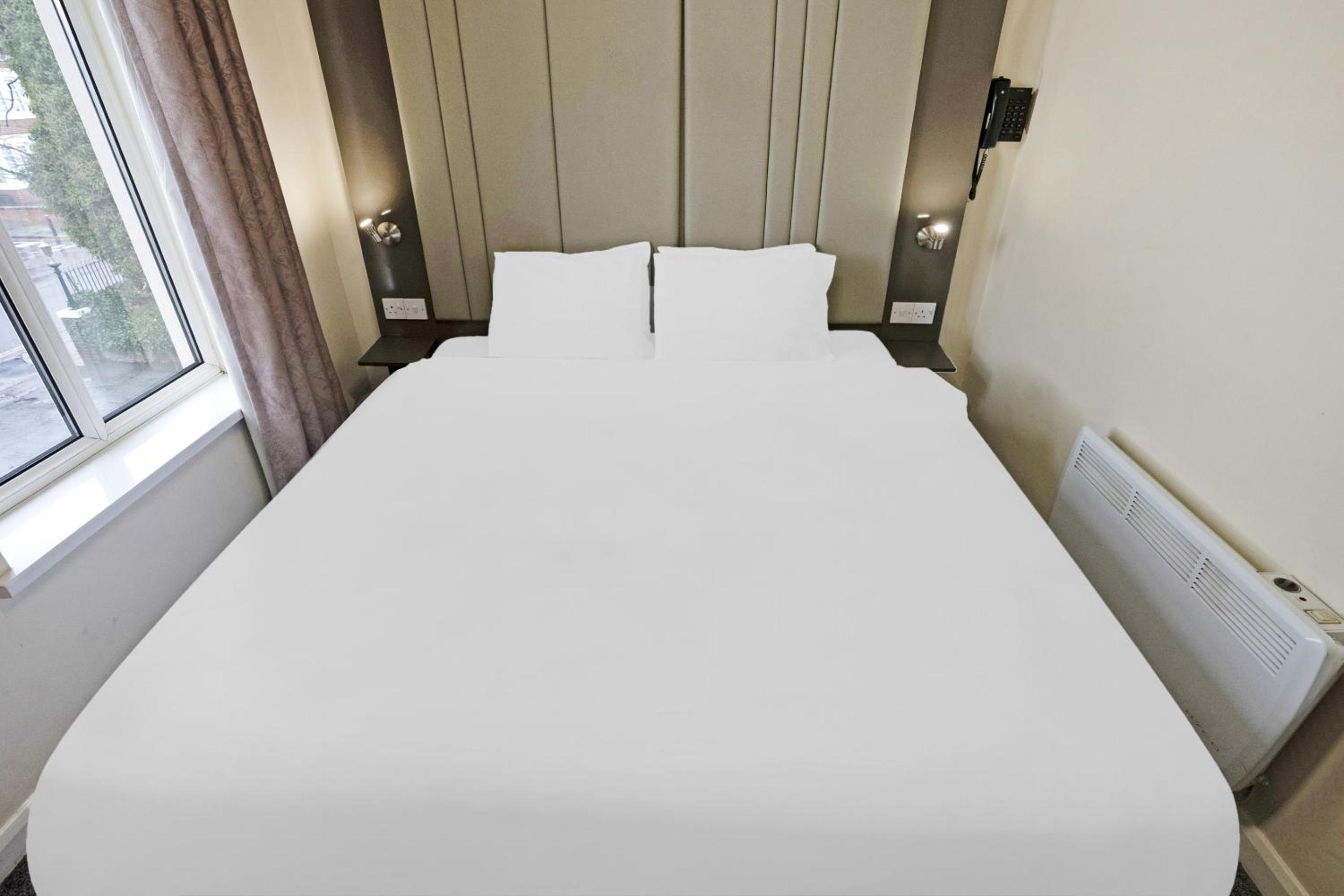 Standard Double Room - Photo 4