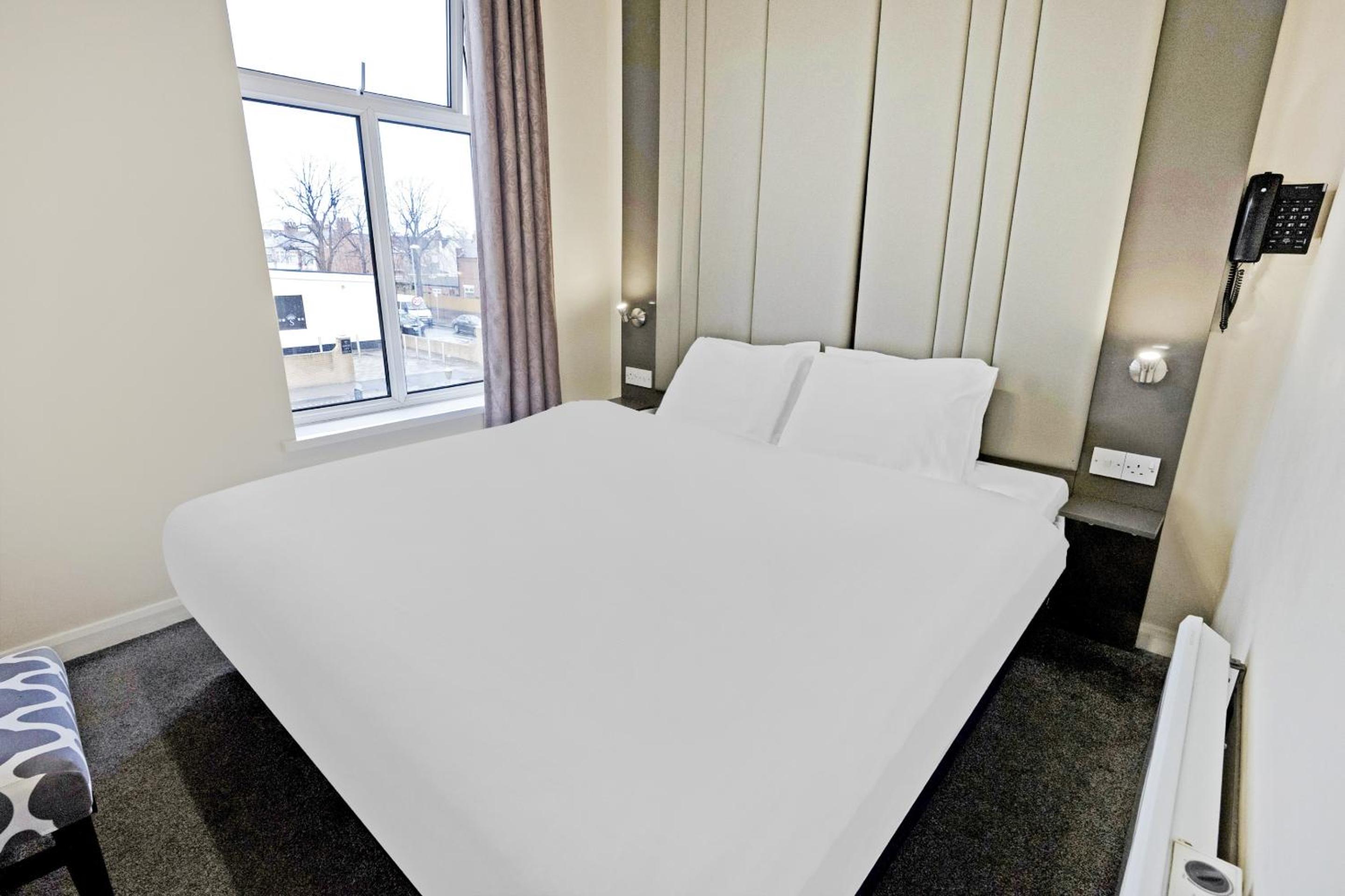 Standard Double Room - Photo 1