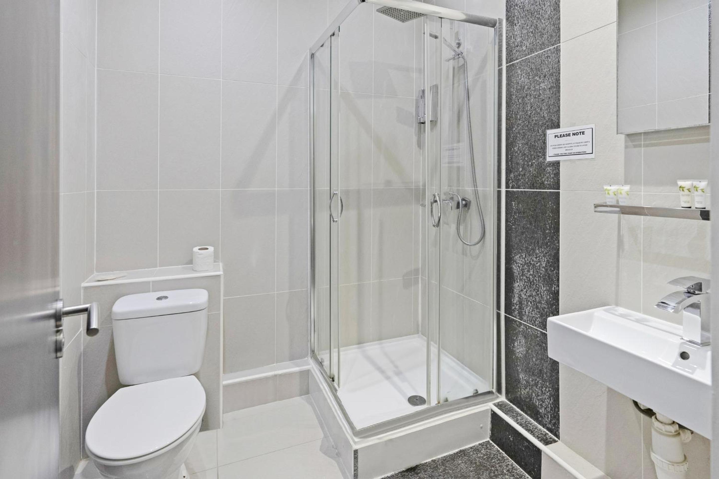 Standard Double Room - Photo 2