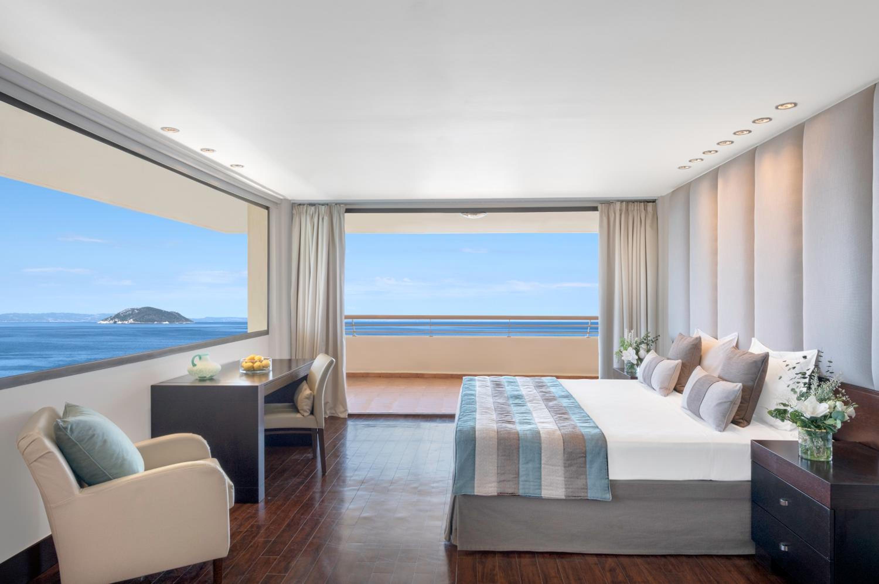 Royal Suite Sea or Marina View