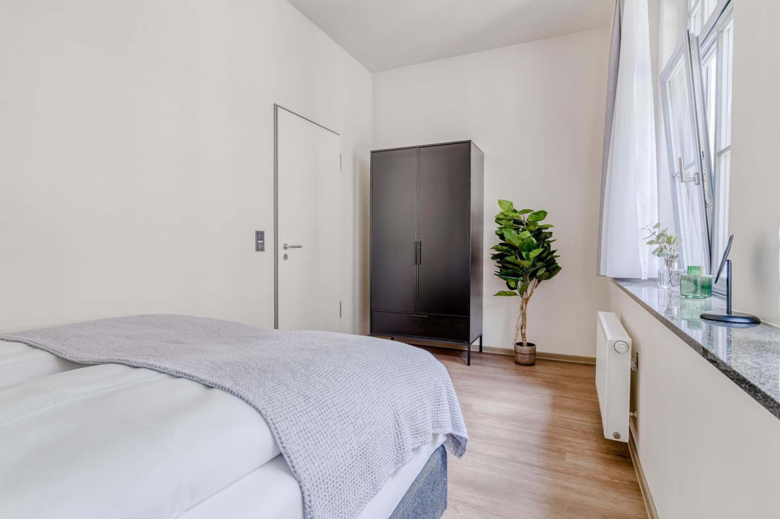 One-Bedroom Suite - Photo 15