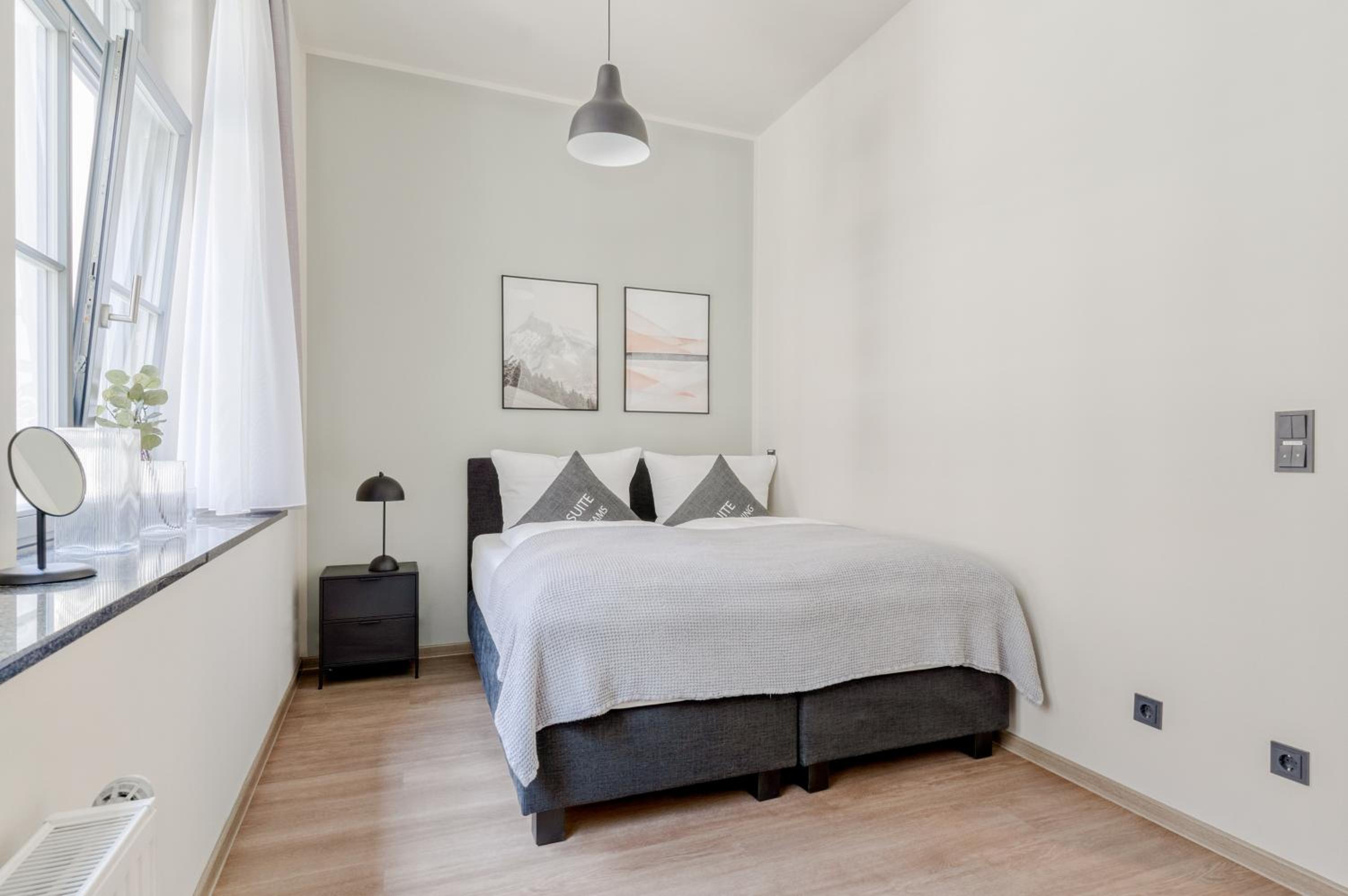 One-Bedroom Suite - Photo 2