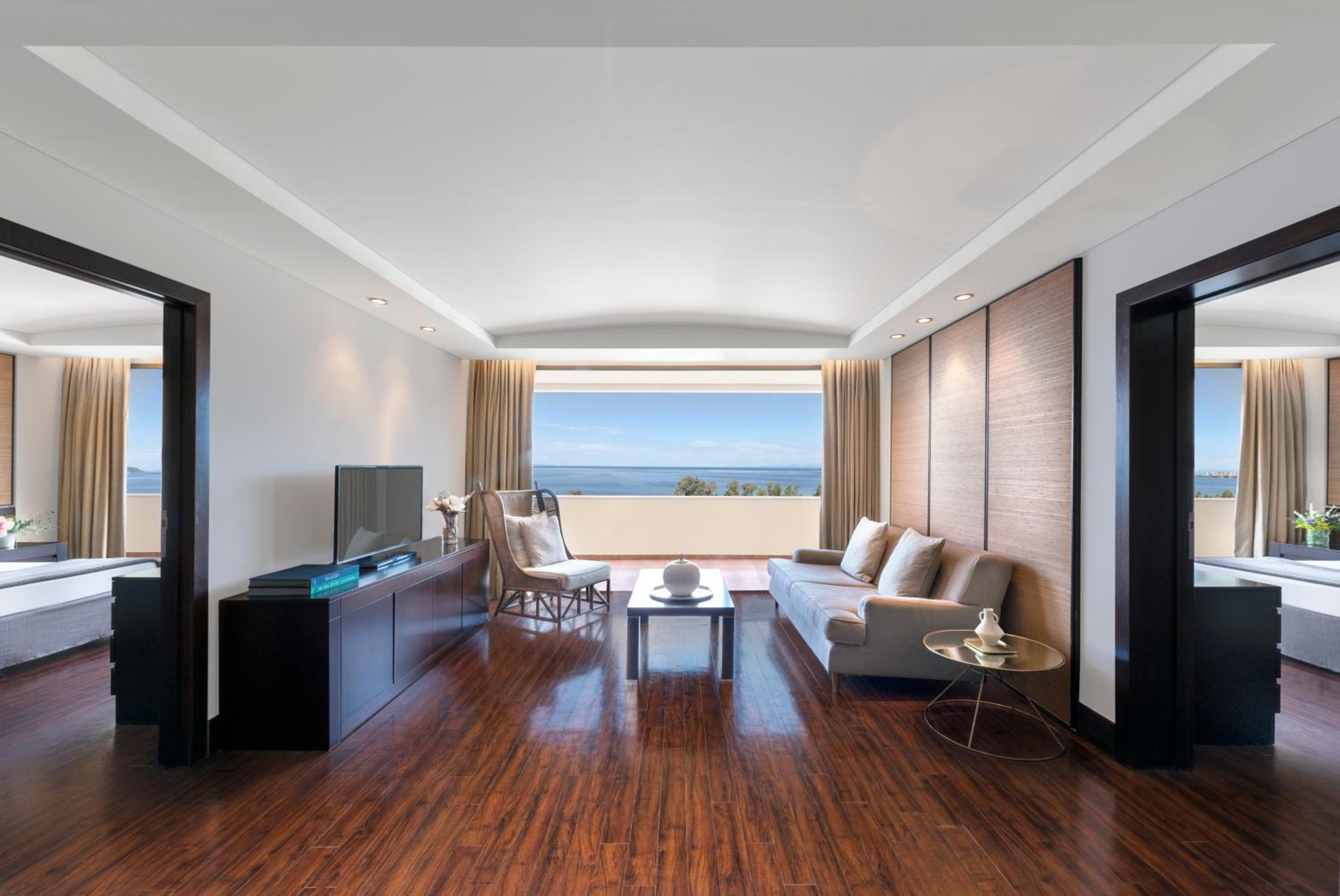 Two Bedrooms Grand Suite - Sea or Marina View - Photo 1