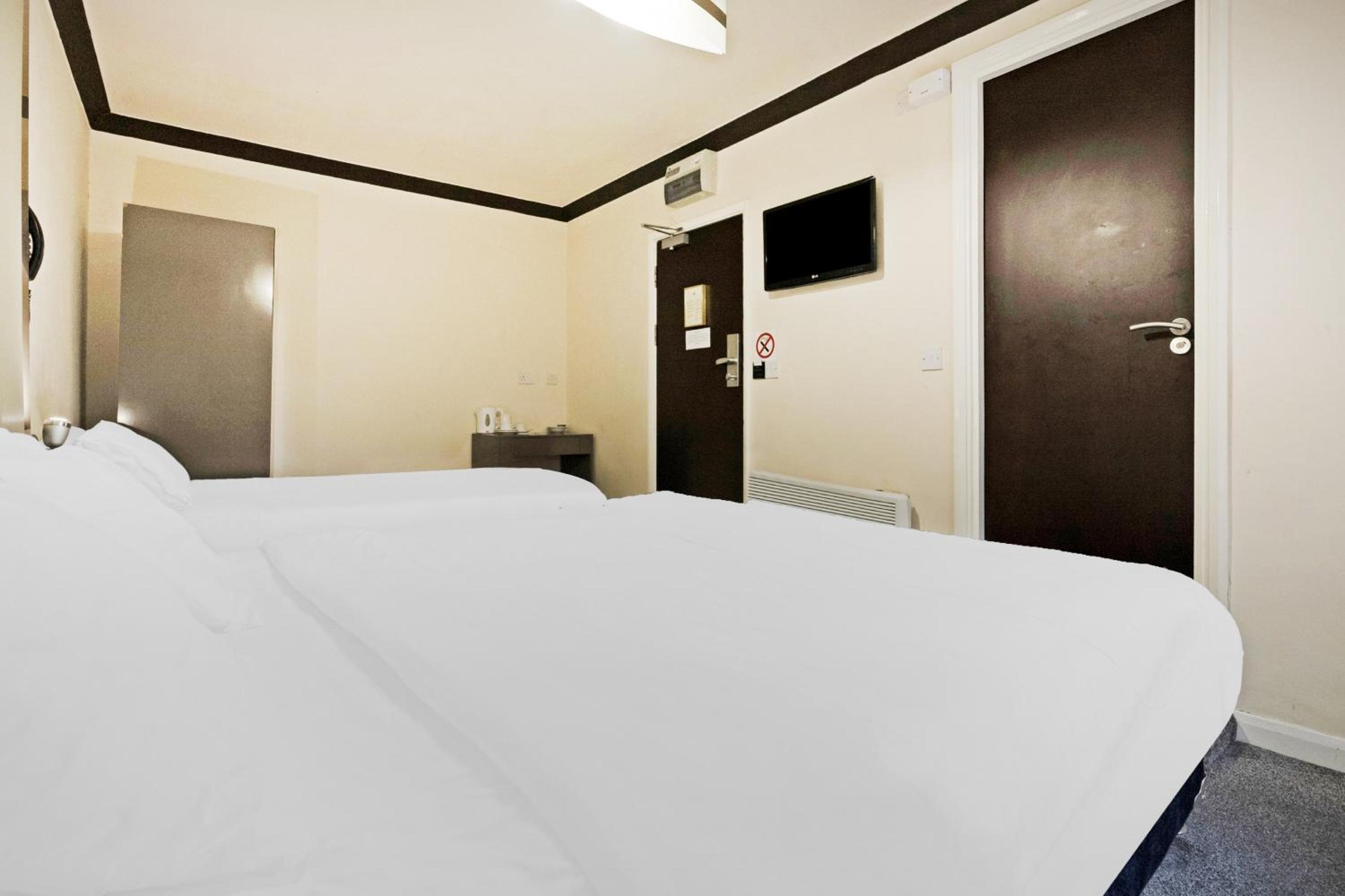 Standard Triple Room - Photo 11