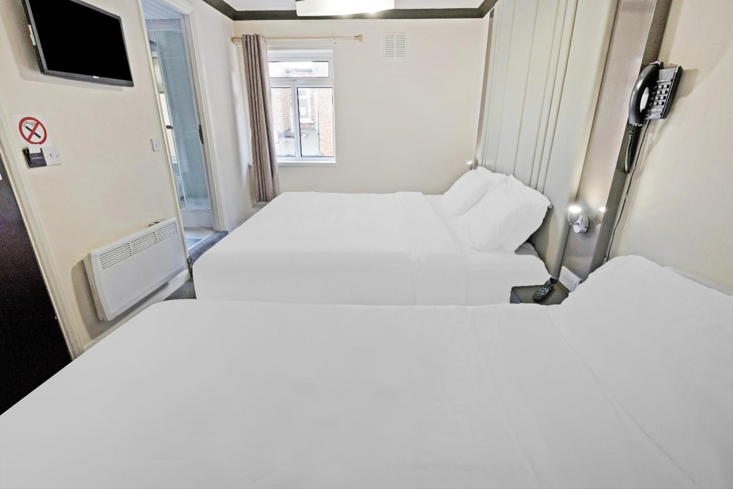 Standard Triple Room - Photo 2