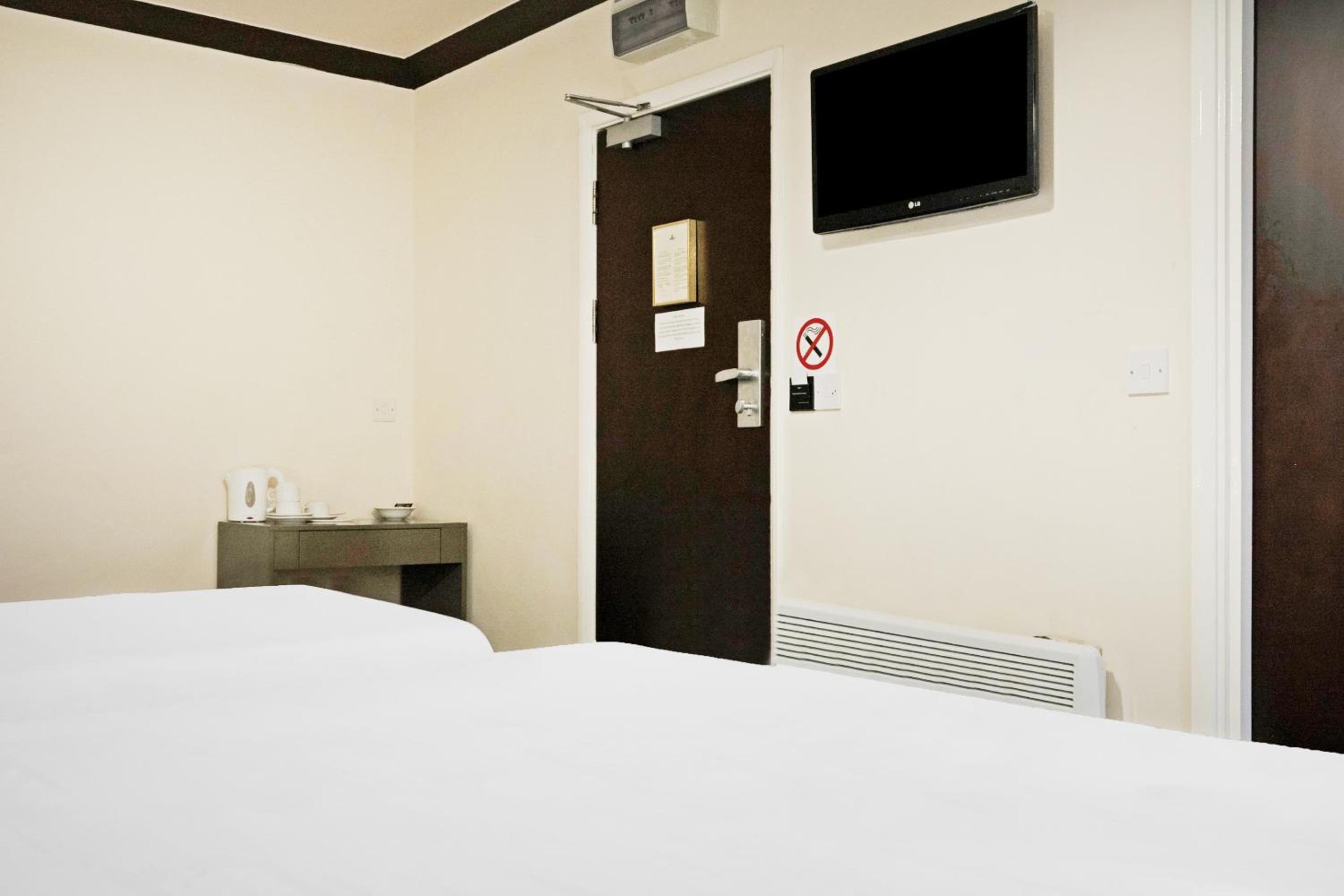 Standard Triple Room - Photo 10