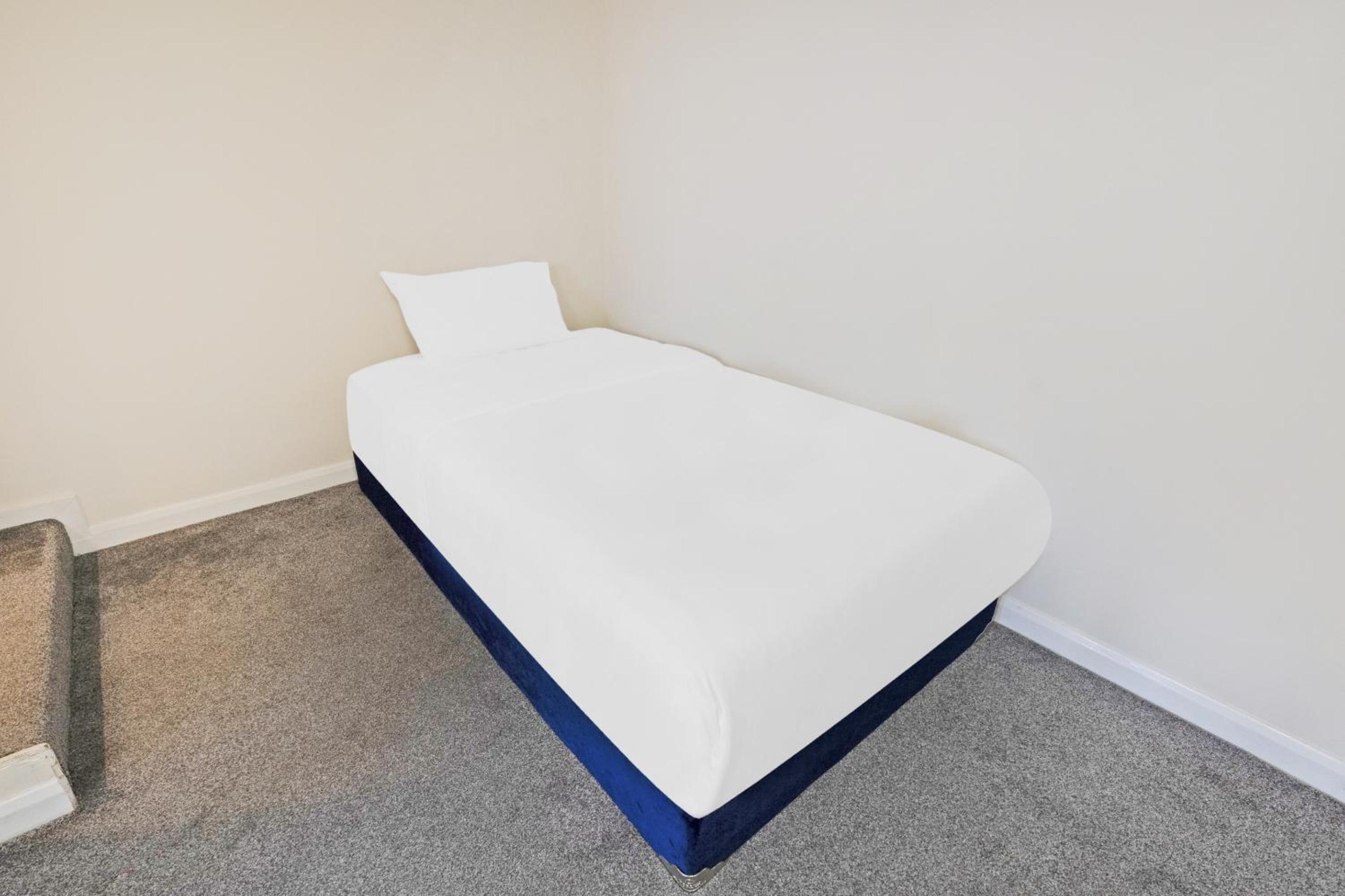 Standard Triple Room - Photo 12