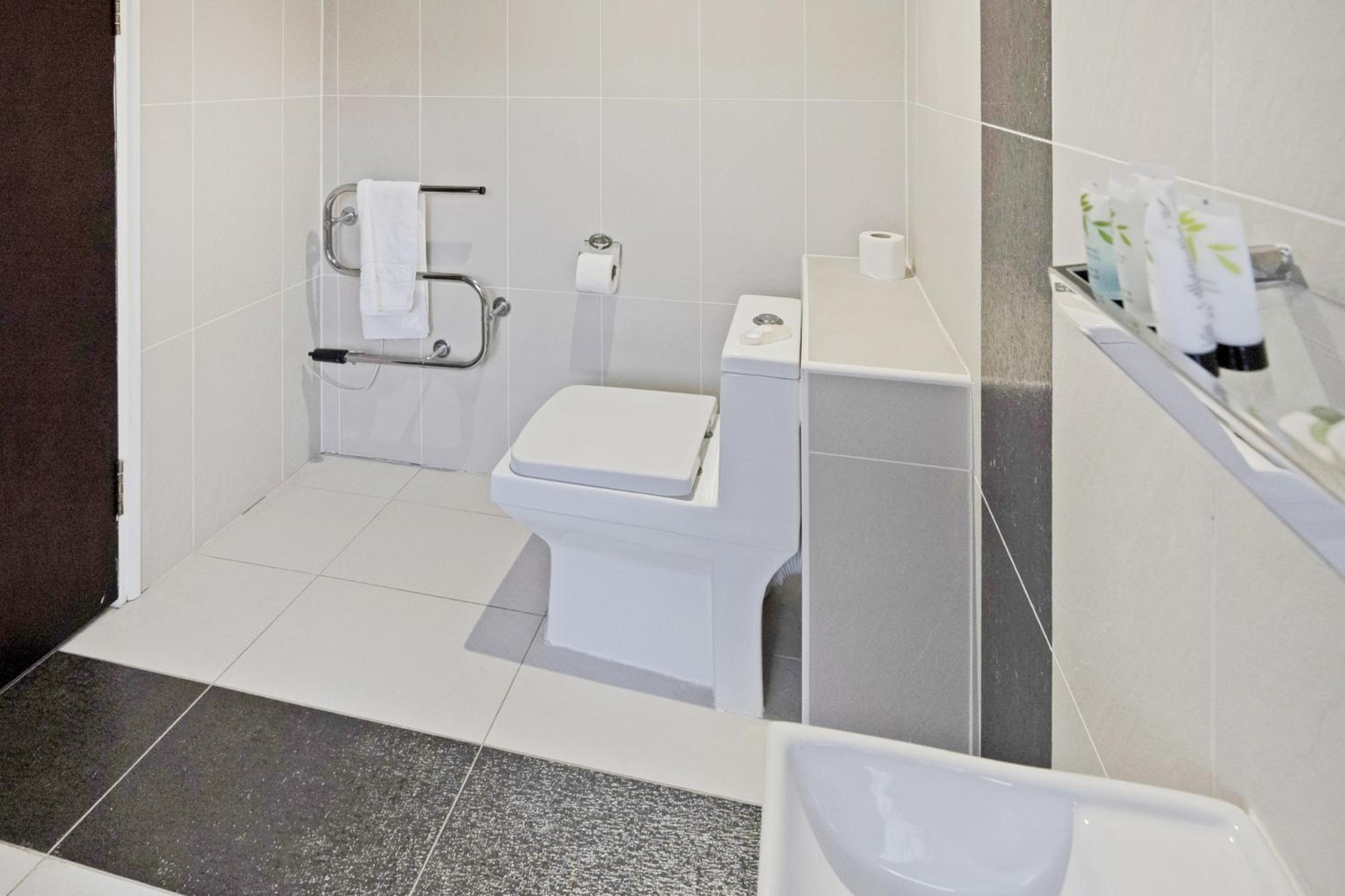 Standard Triple Room - Photo 21