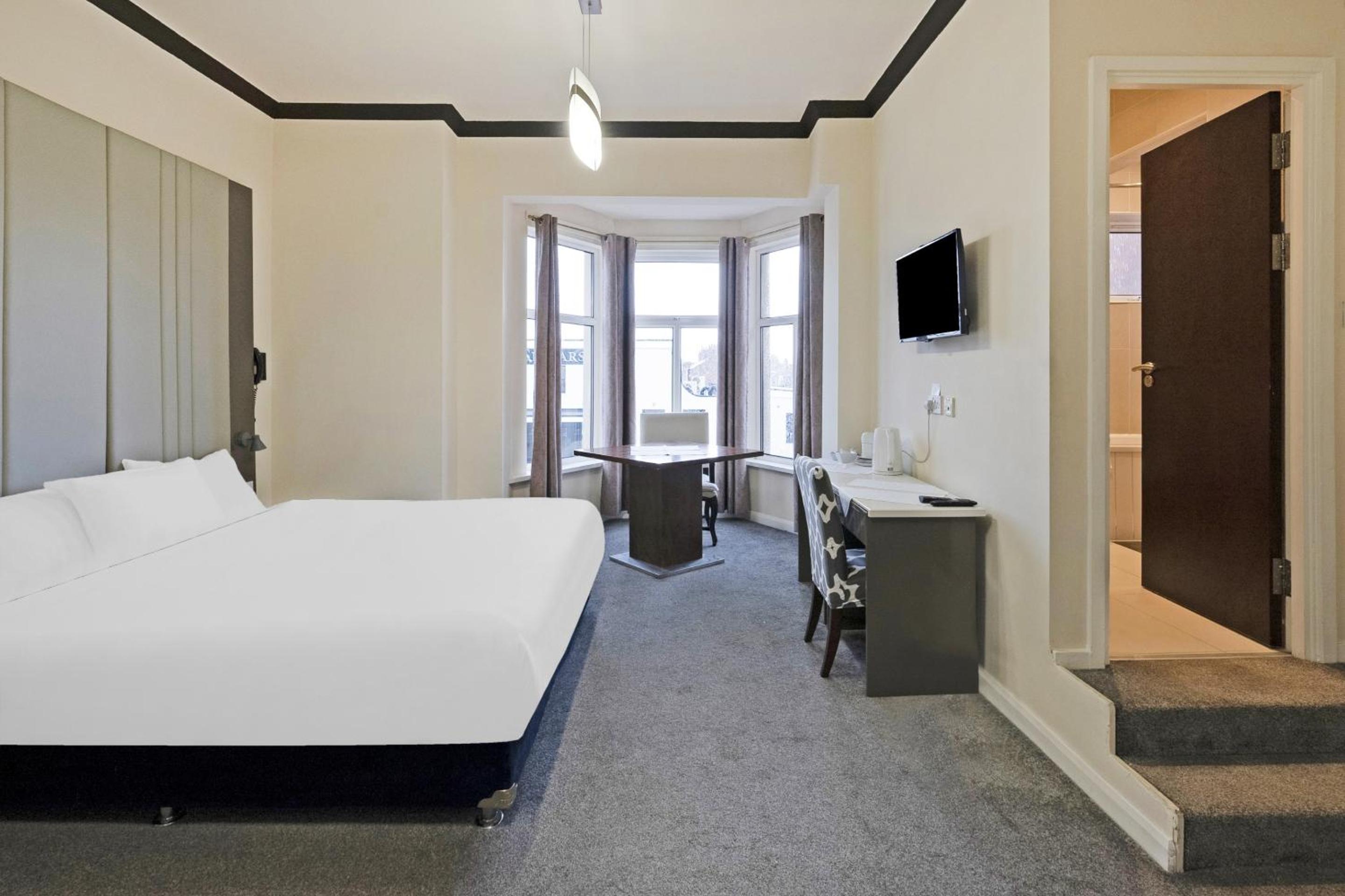 Standard Triple Room - Photo 13