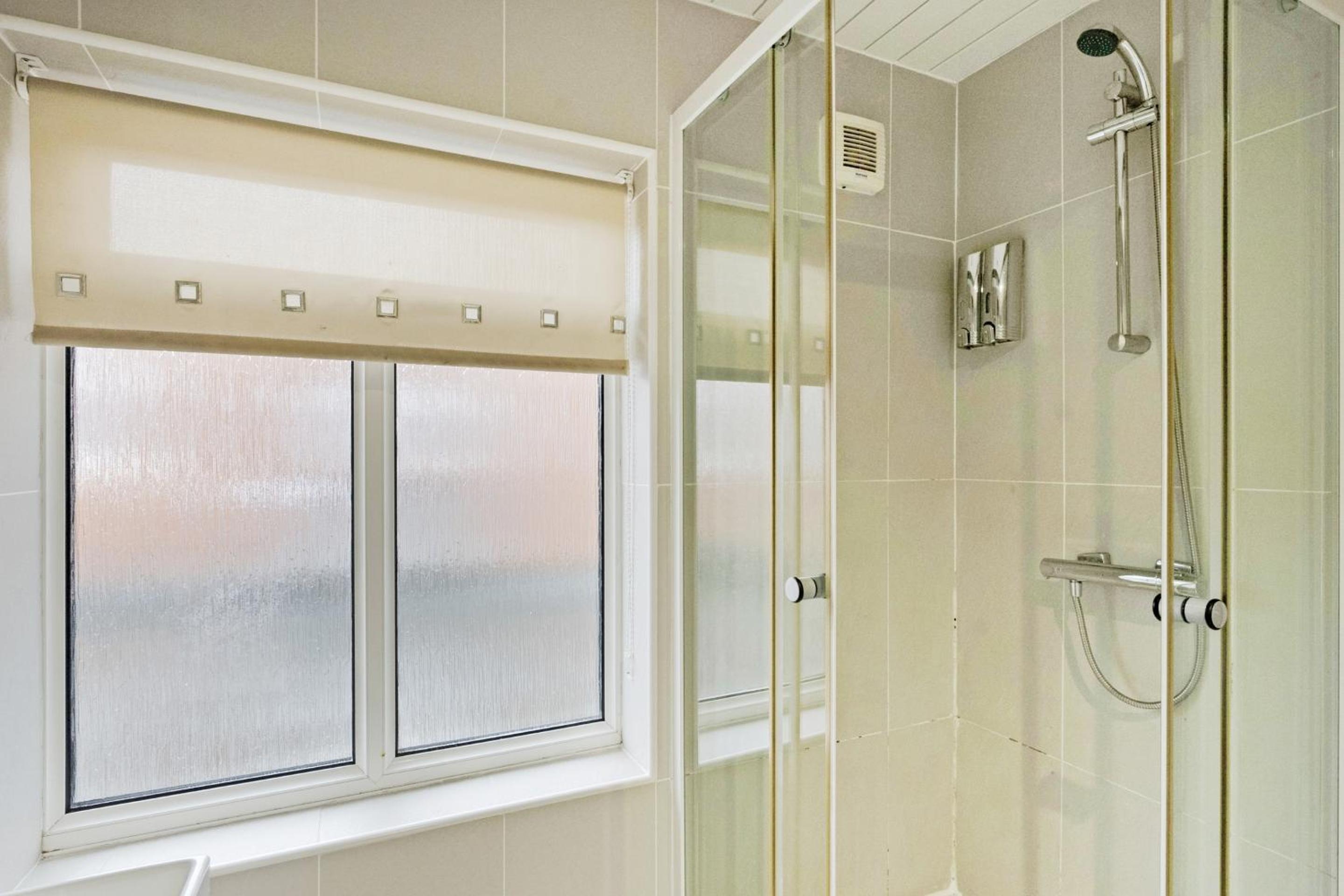 Standard Triple Room - Photo 22