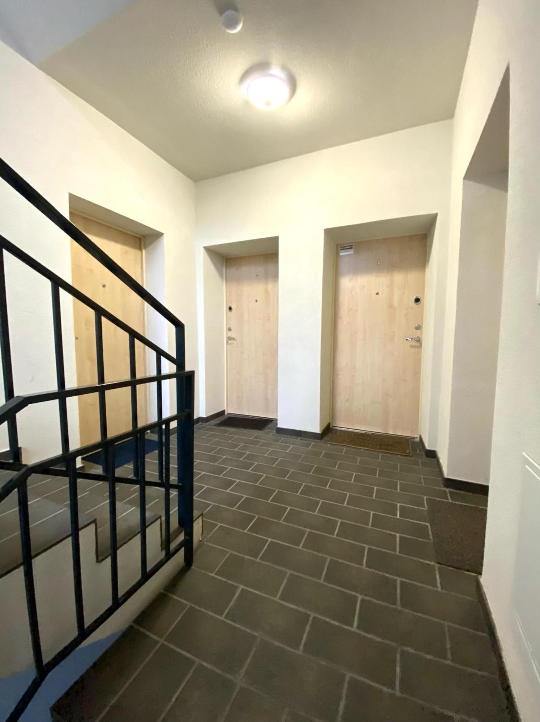 One-Bedroom Apartment photo 3
