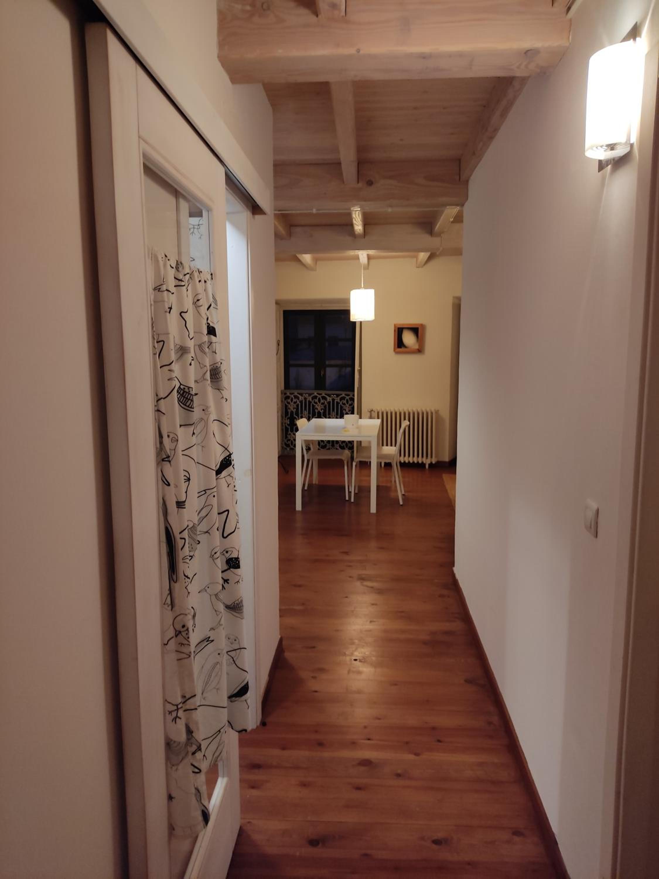 Apartment with Balcony - Photo 10