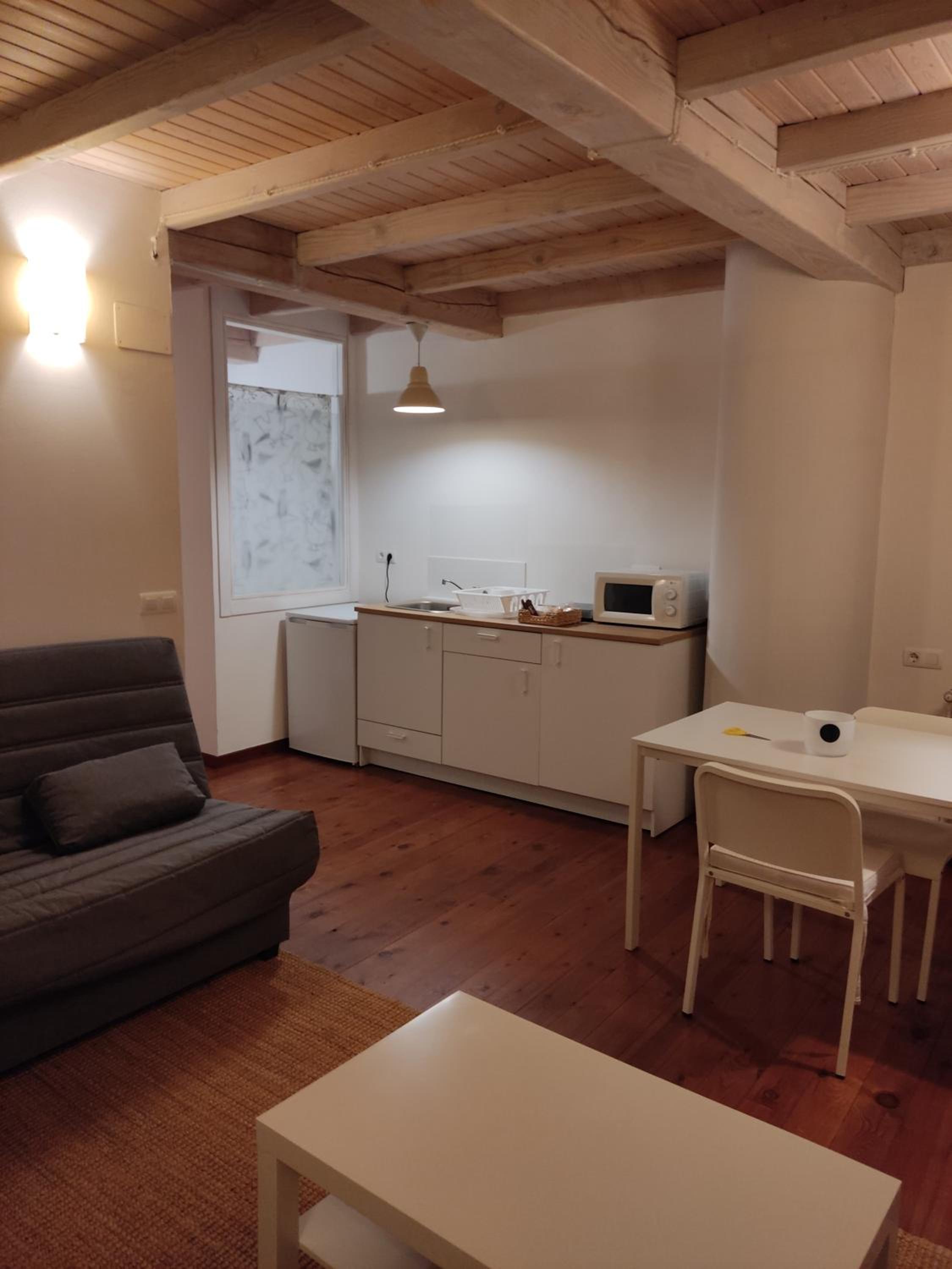 Apartment with Balcony - Photo 12