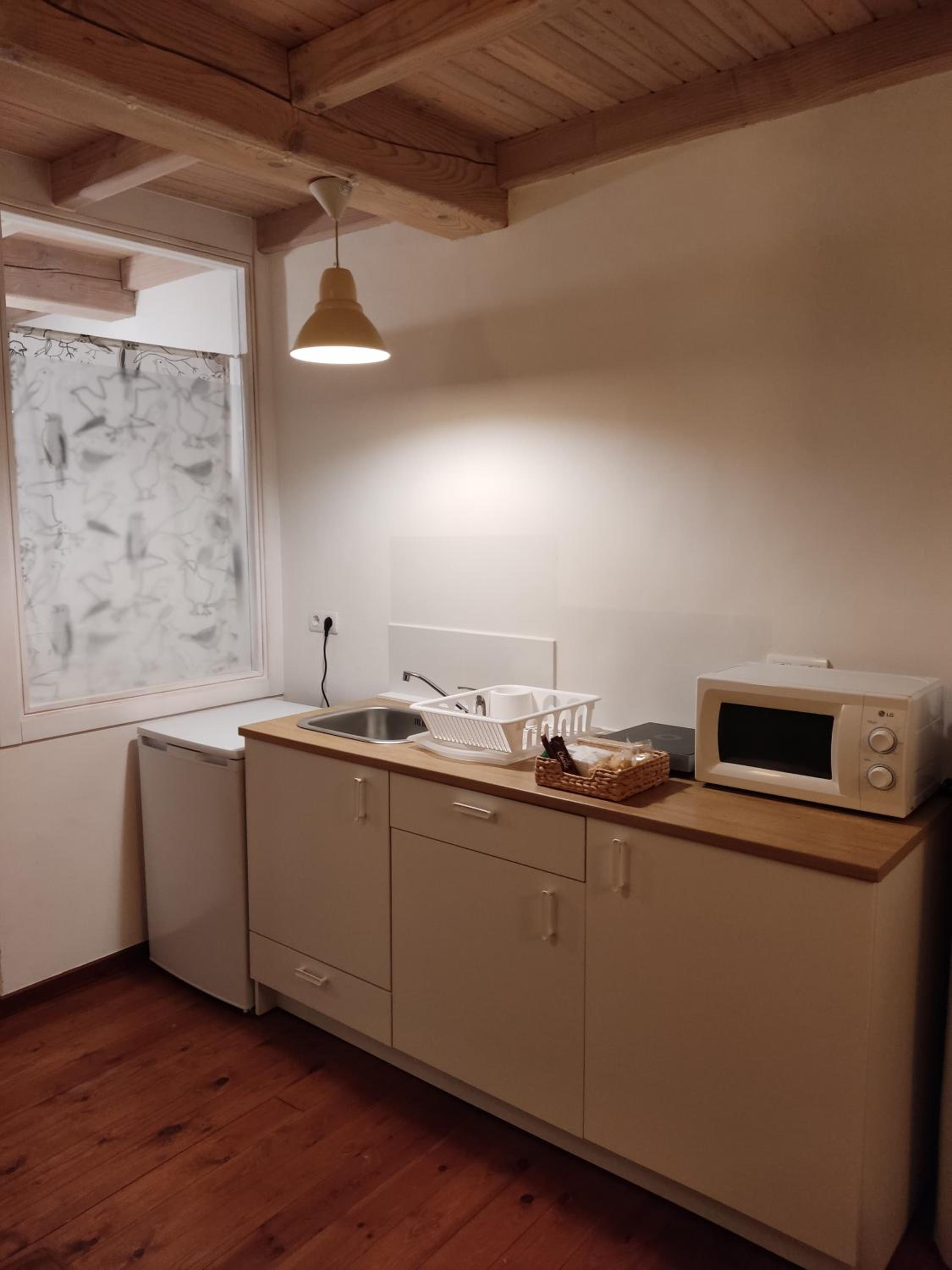Apartment with Balcony - Photo 15