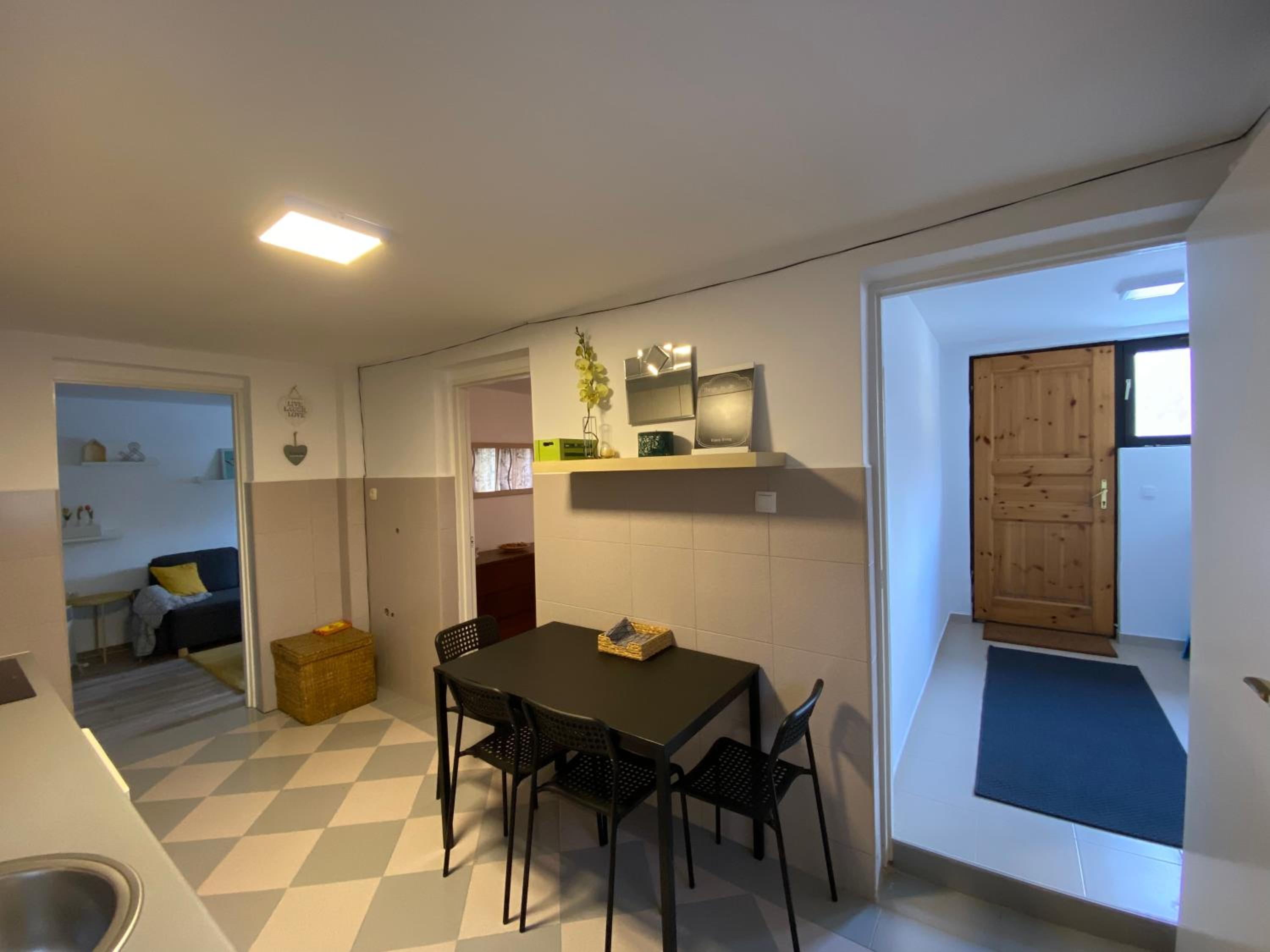Apartment photo 2