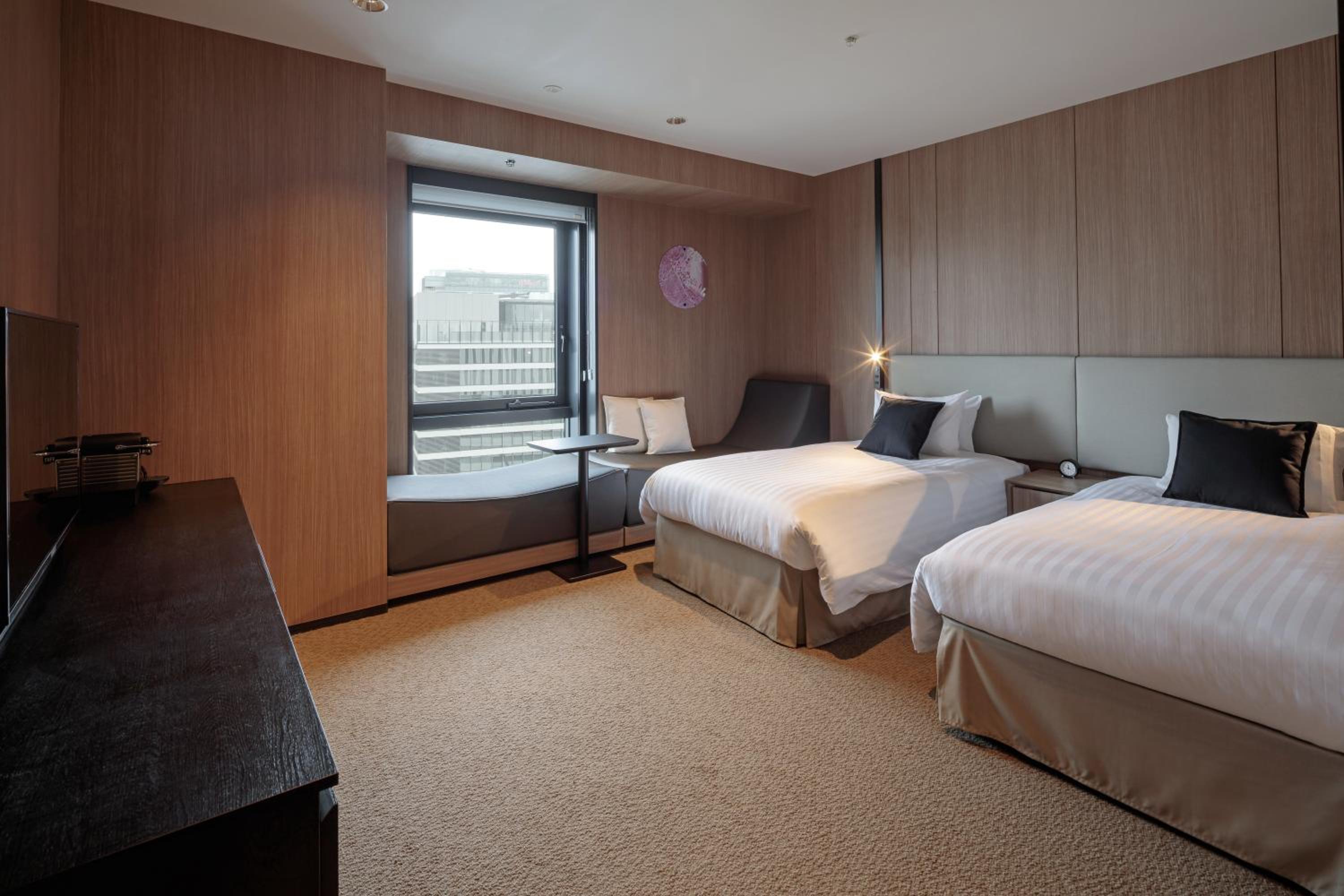 Superior Twin Room - Premium Floor - Photo 1