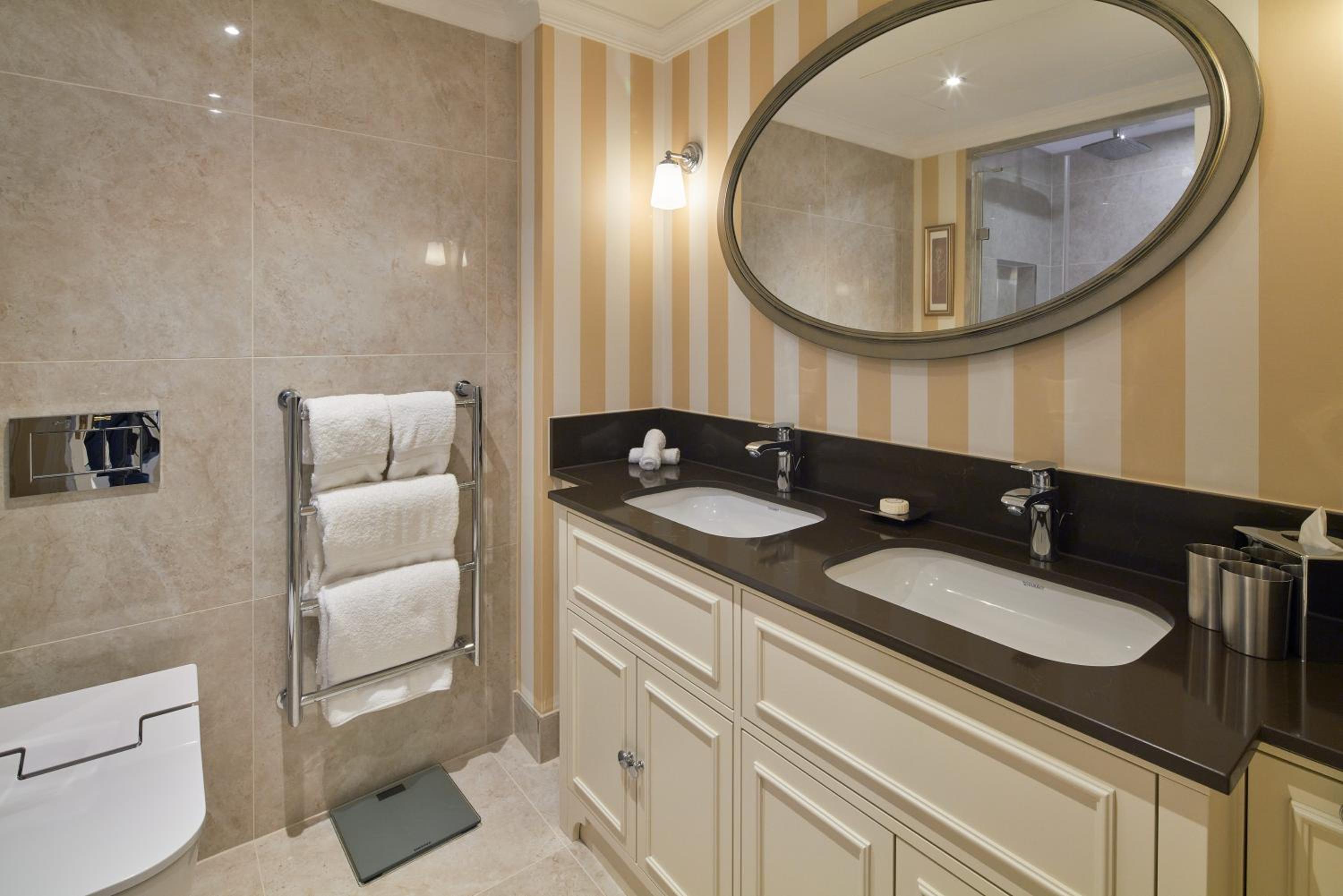 Luxury Two Bedroom Apartment - Hyde Park View photo 2
