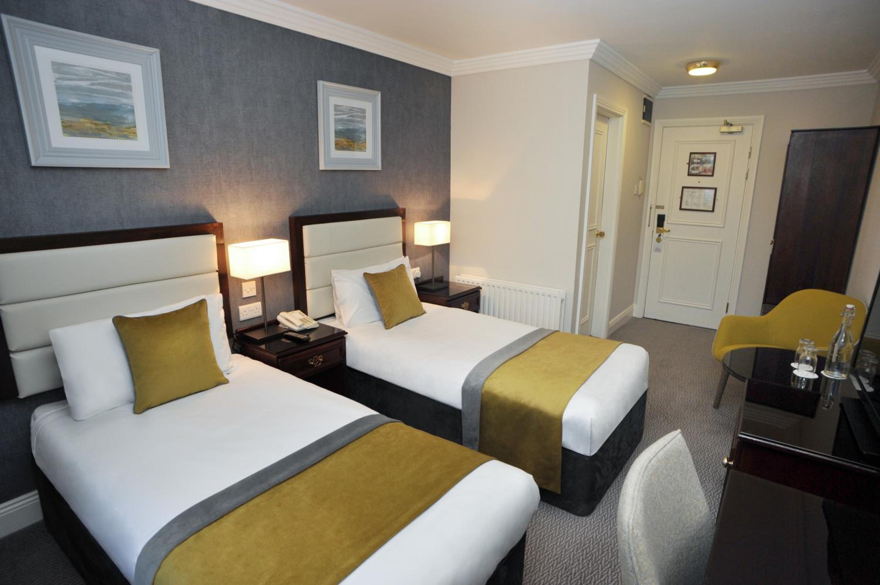 Standard Twin Room - Photo 3