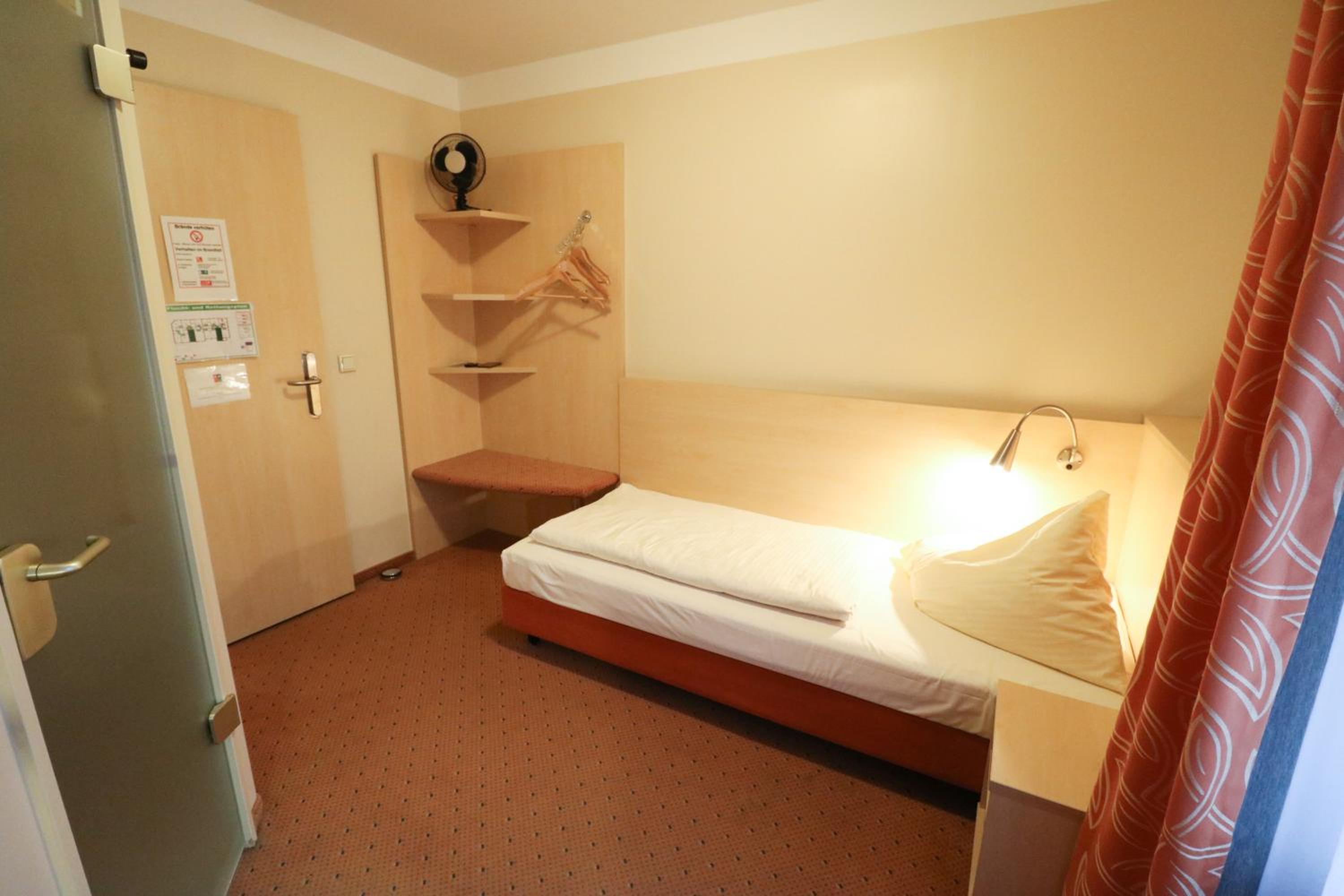 Economy Single Room