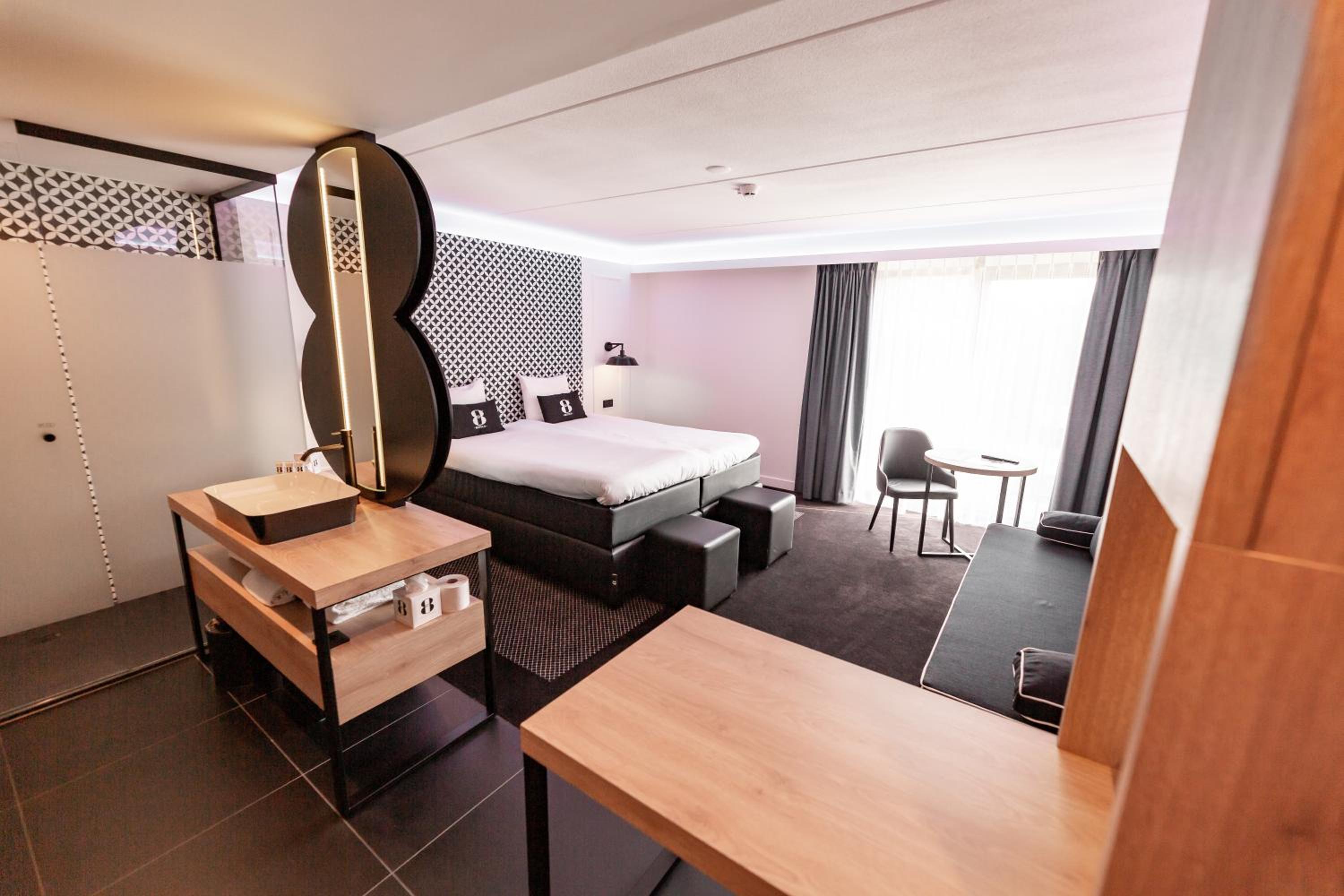 Queen Suite - Photo 3