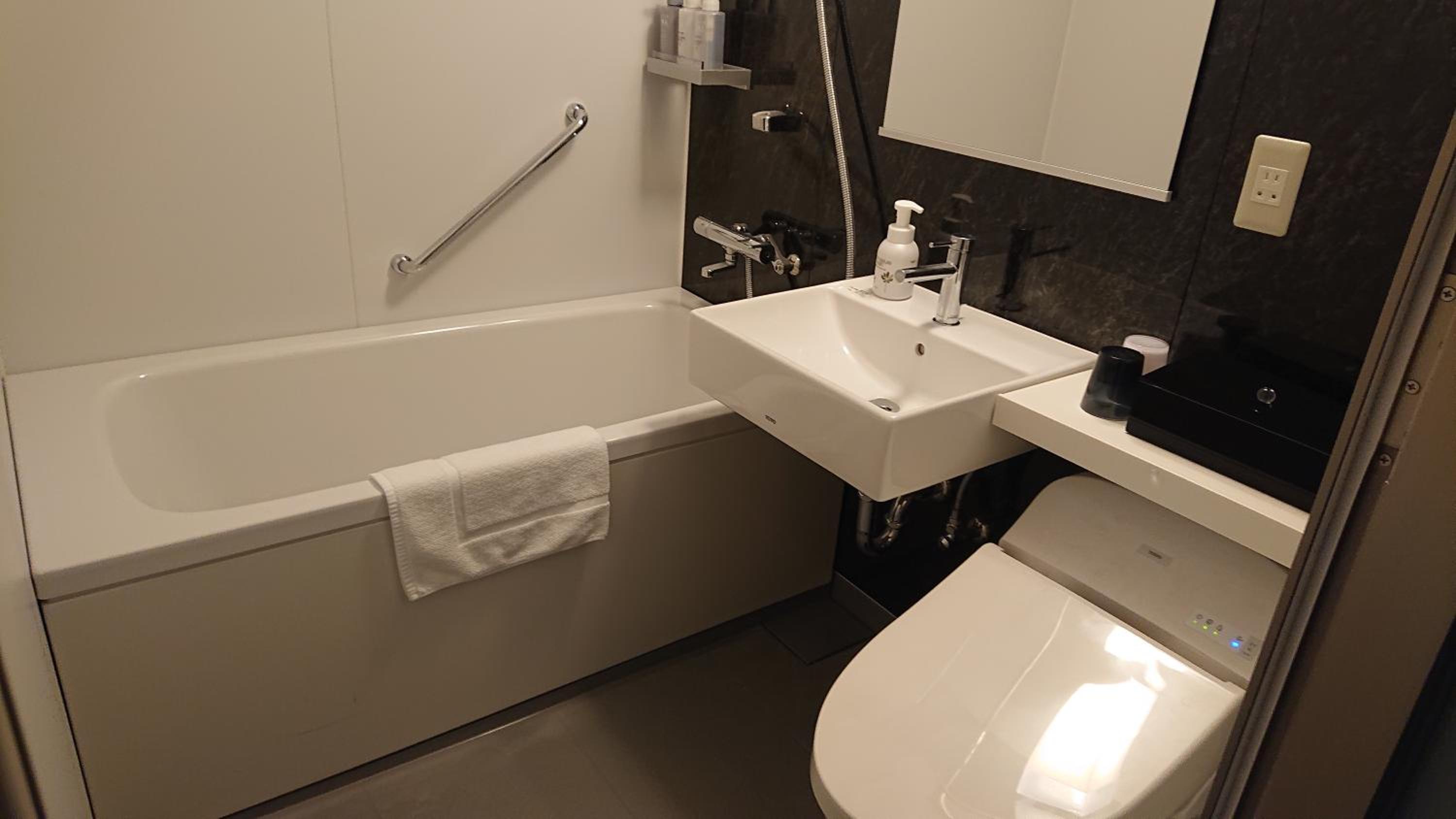 Standard Twin Room - Photo 4