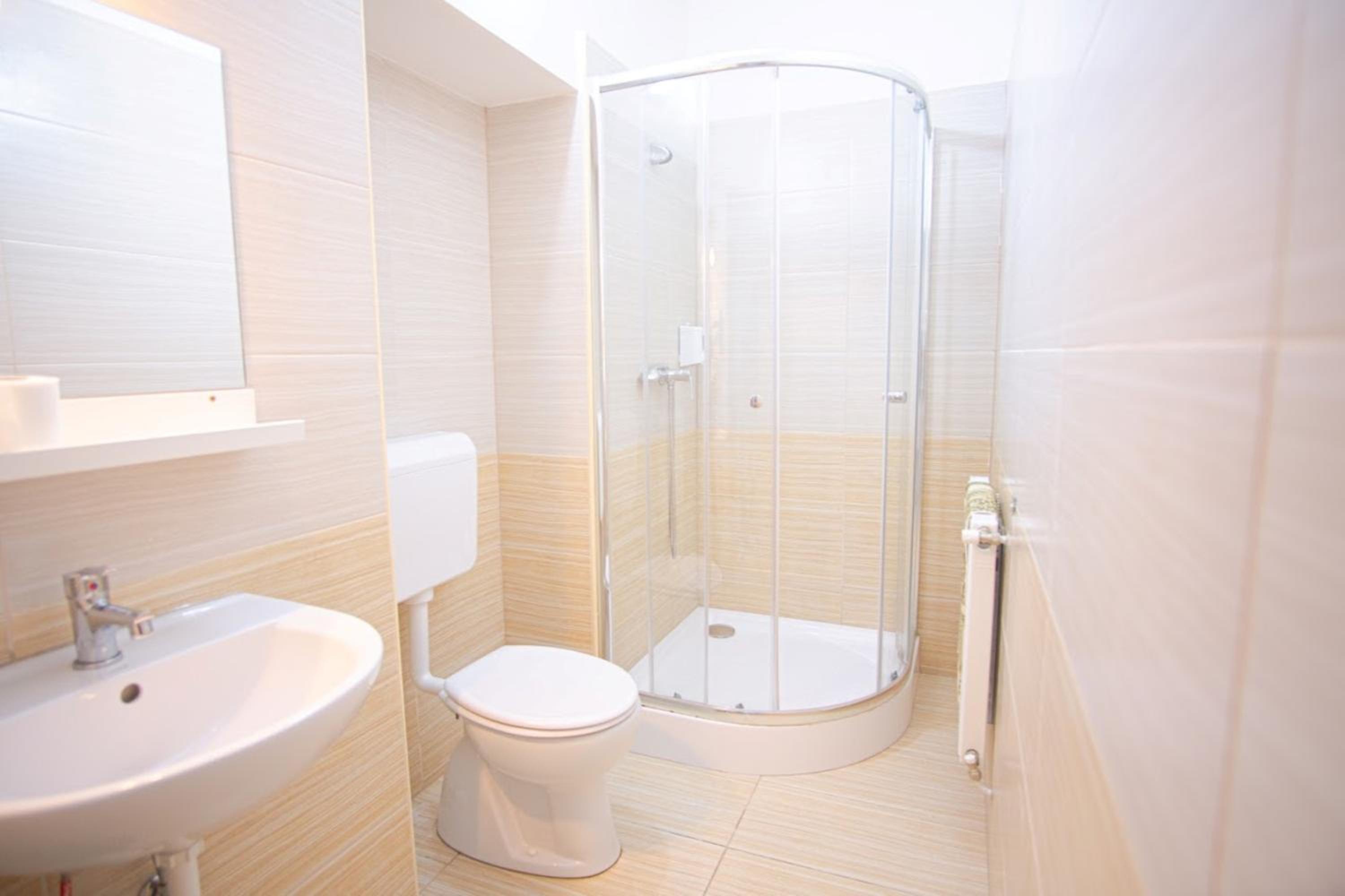 Standard Twin Room - Photo 22