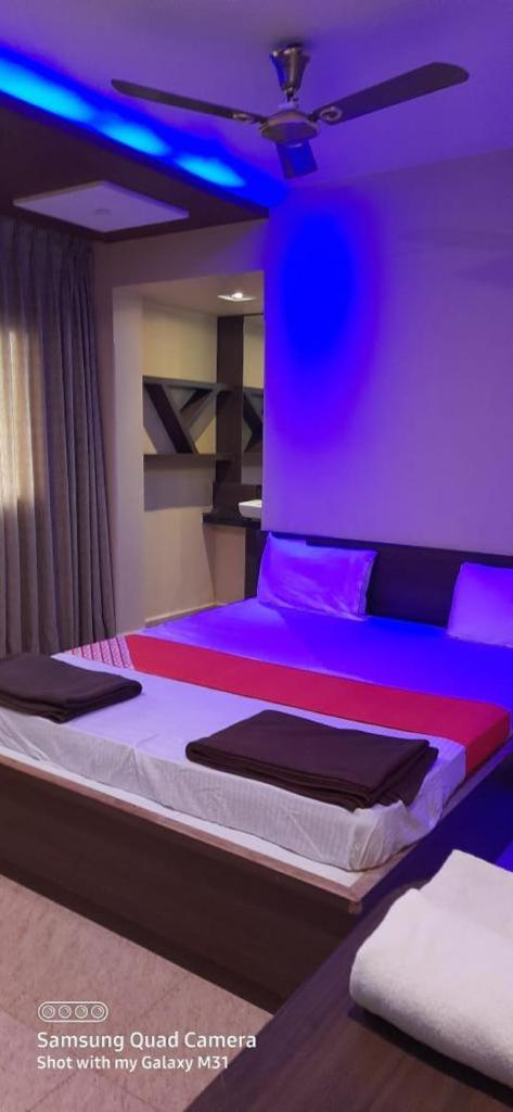 Deluxe Double Room (2 Adults + 1 Child)