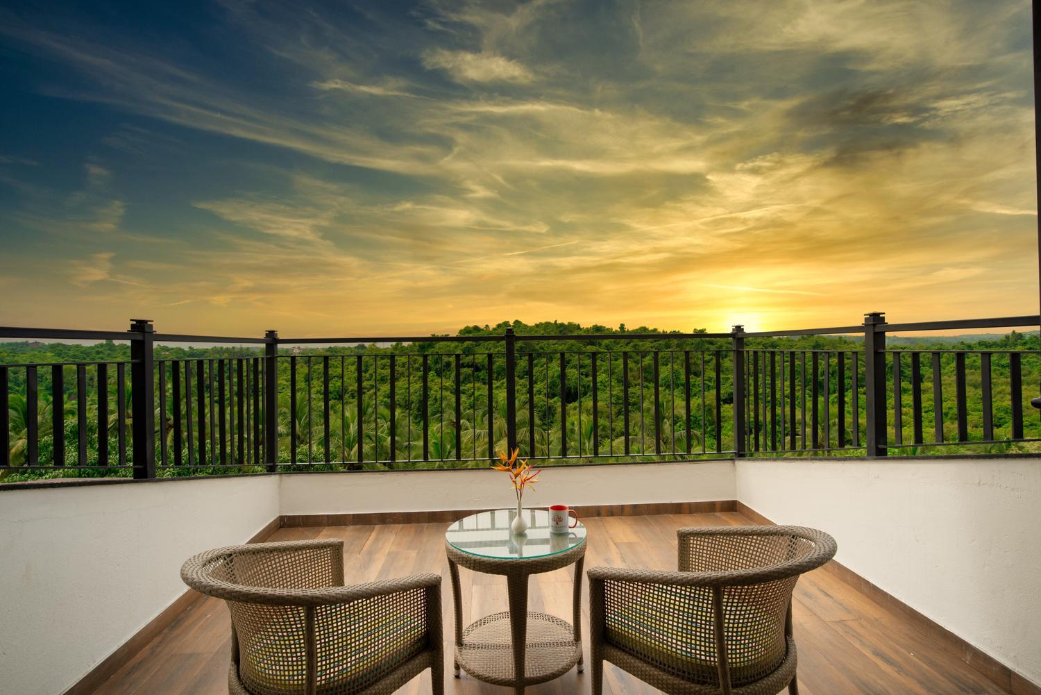 Signature Suite - Photo 3