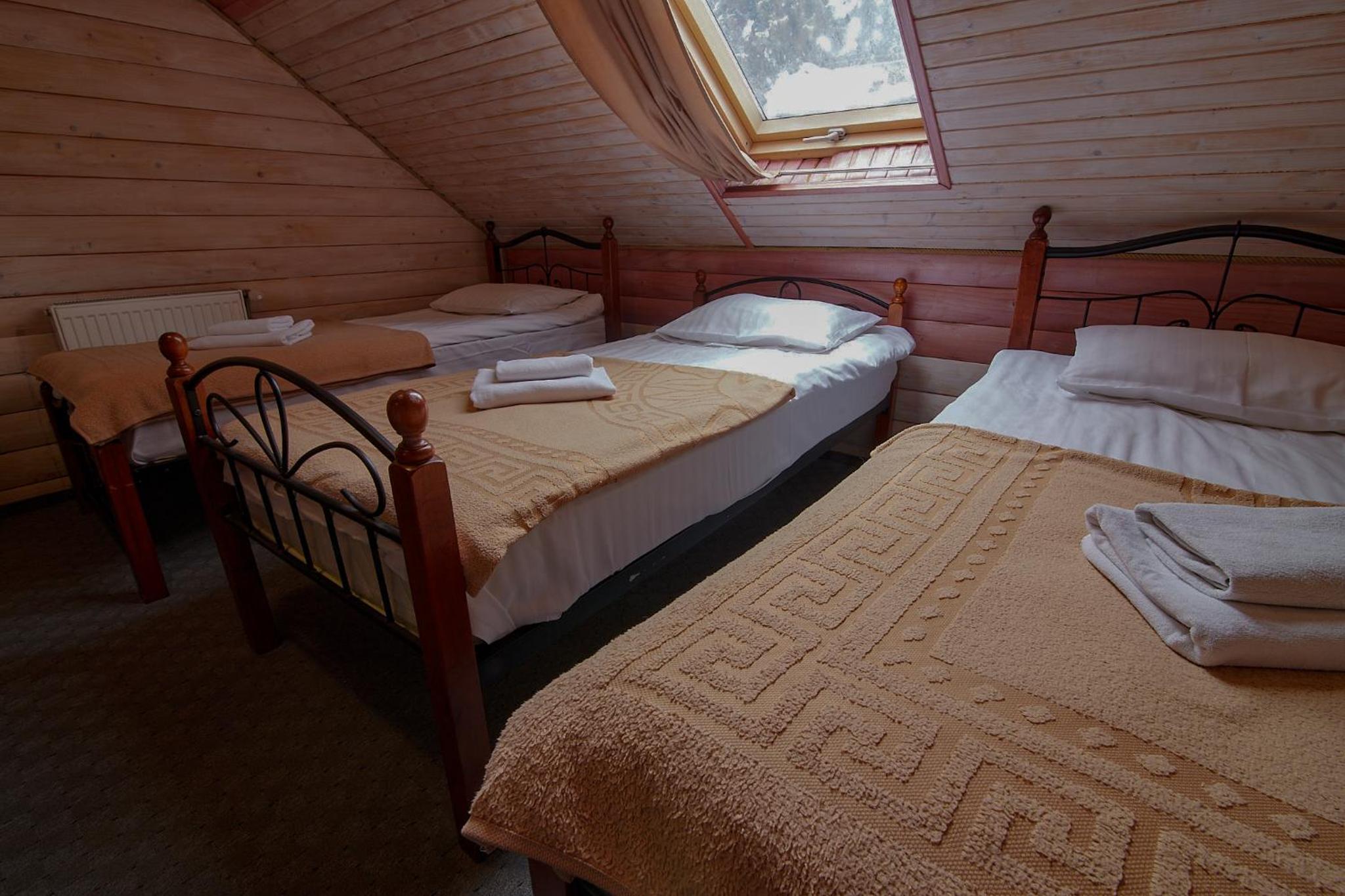 Quadruple Room - Attic photo 3