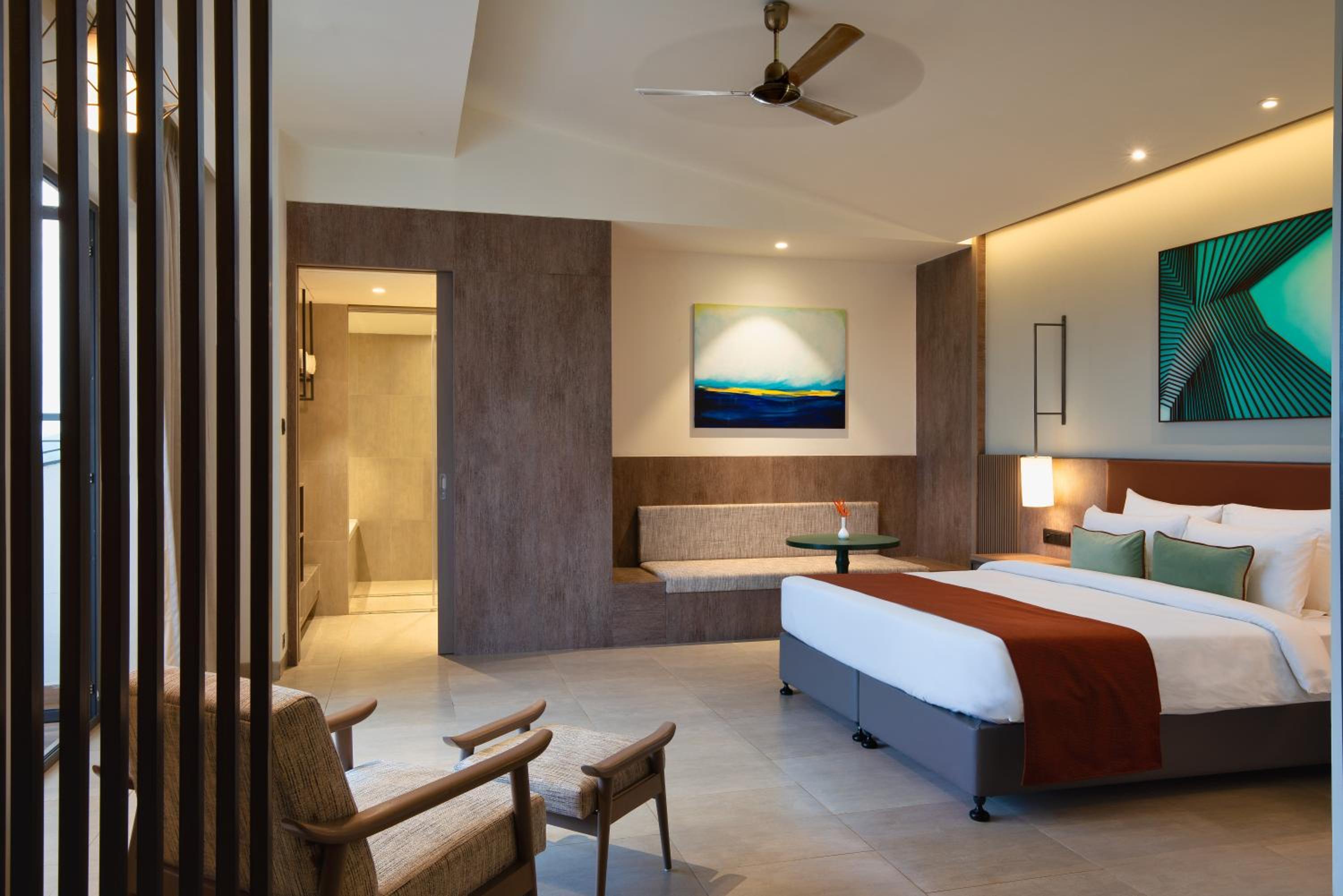 Signature Suite - Photo 1