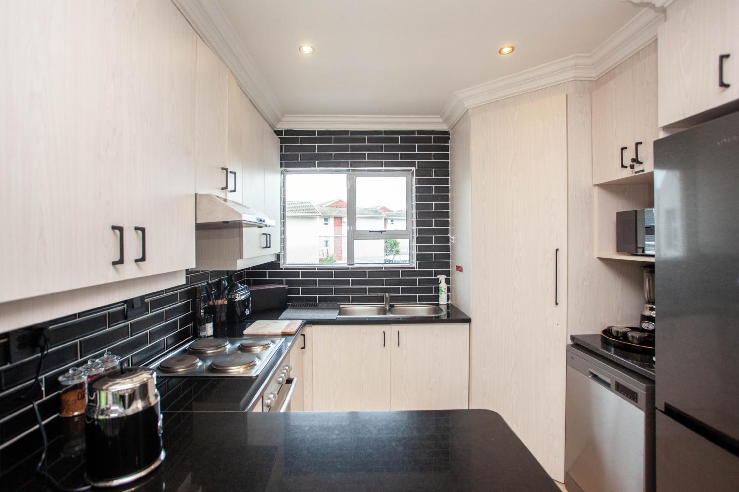 Two-Bedroom Apartment - Photo 16