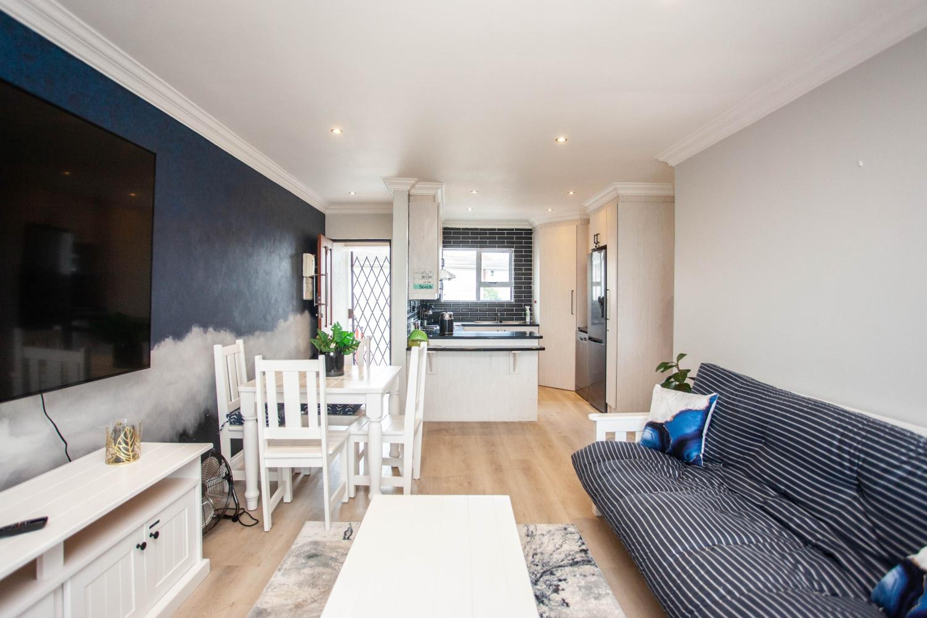 Two-Bedroom Apartment - Photo 15