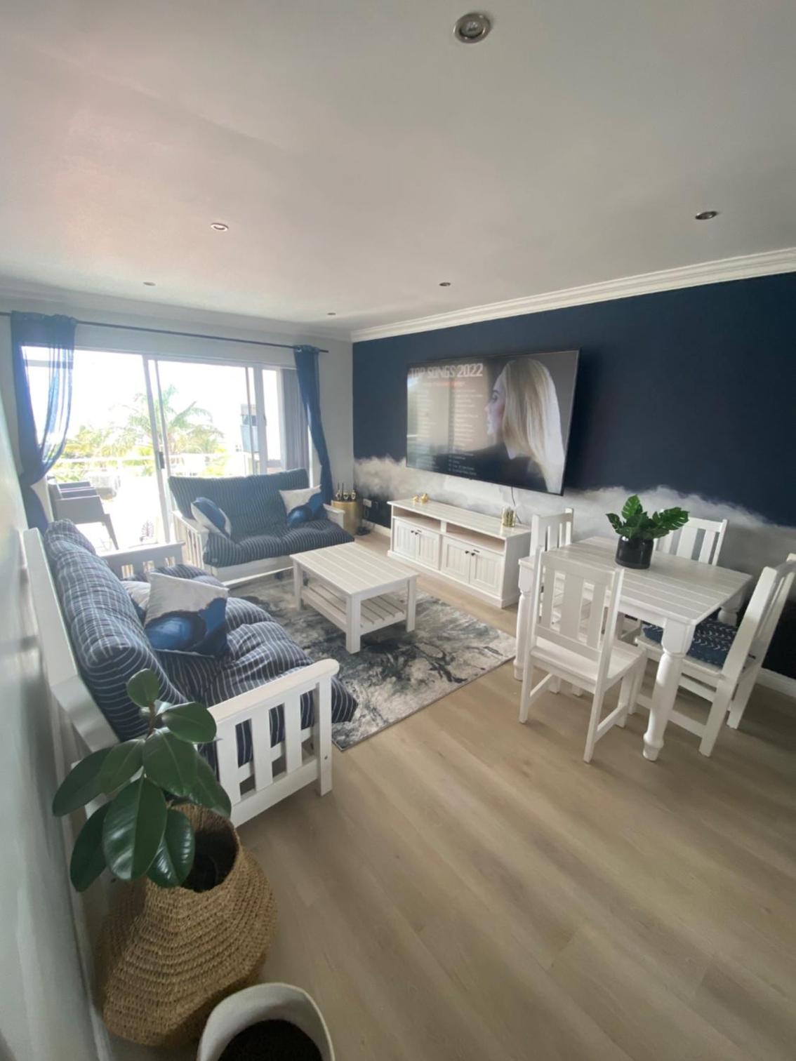 Two-Bedroom Apartment - Photo 45