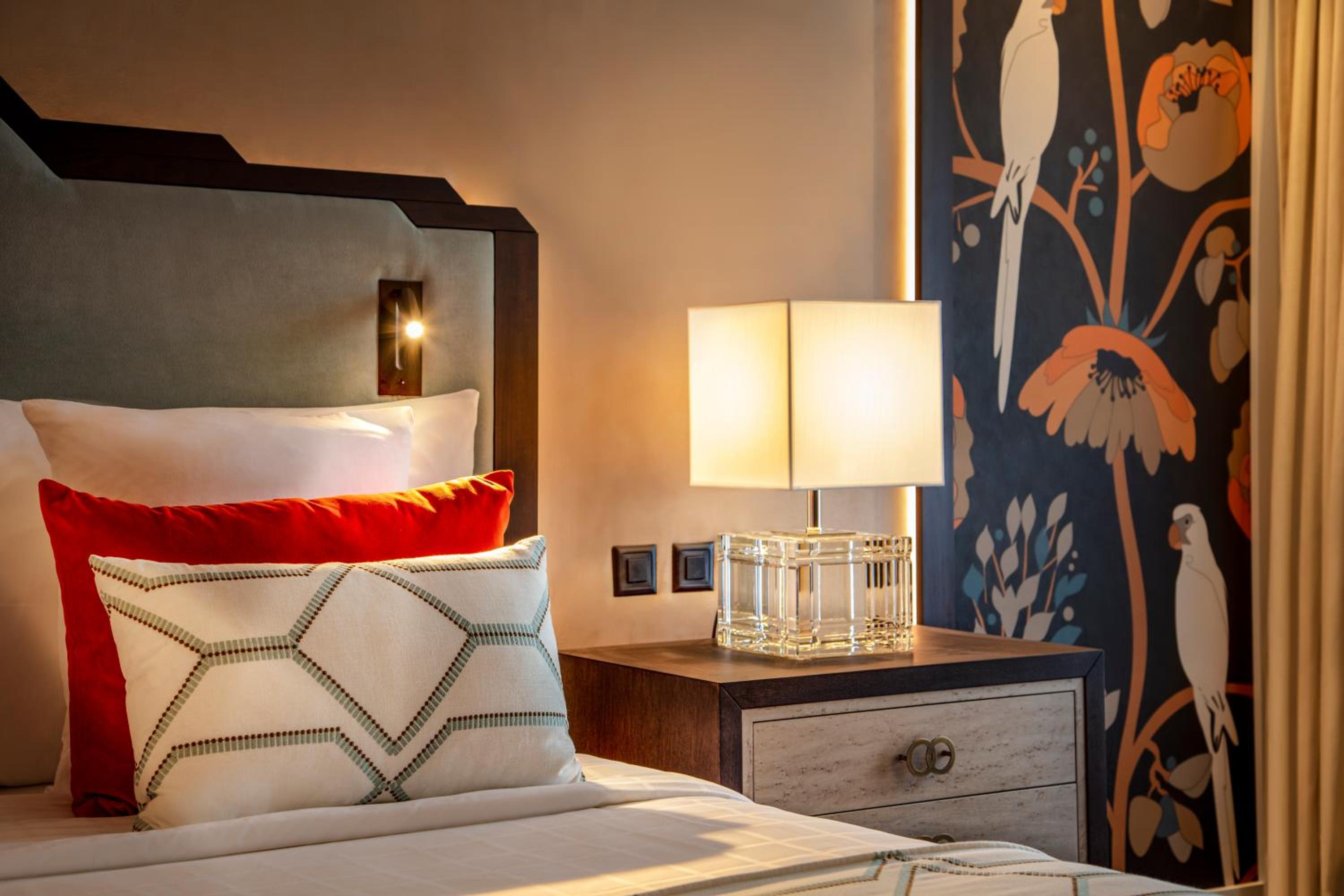 Unique! Renovated Deluxe room 36m2 thumbnail 5