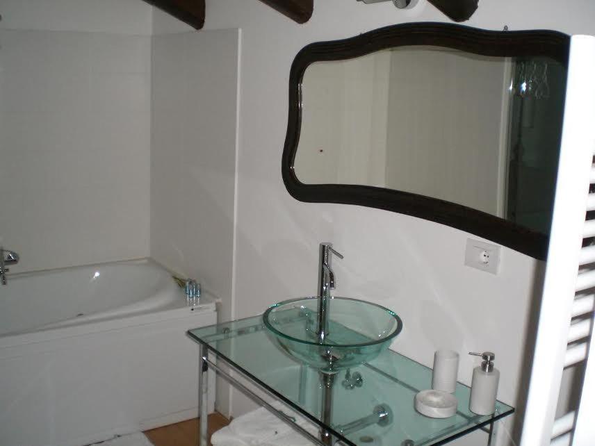 One-Bedroom Apartment (4 Adults) photo 3