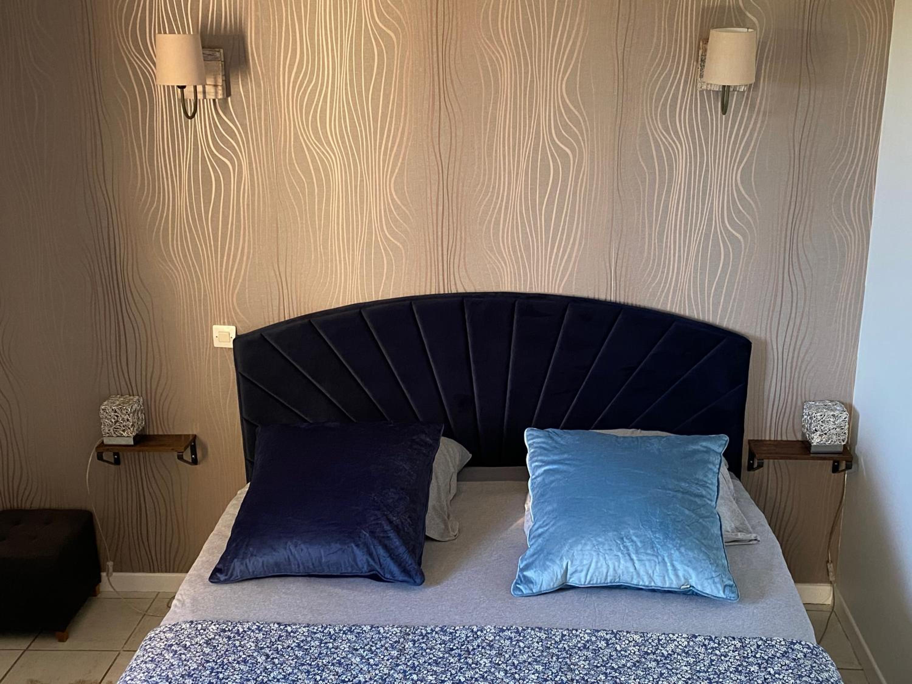Double Room with Extra Bed - Photo 2
