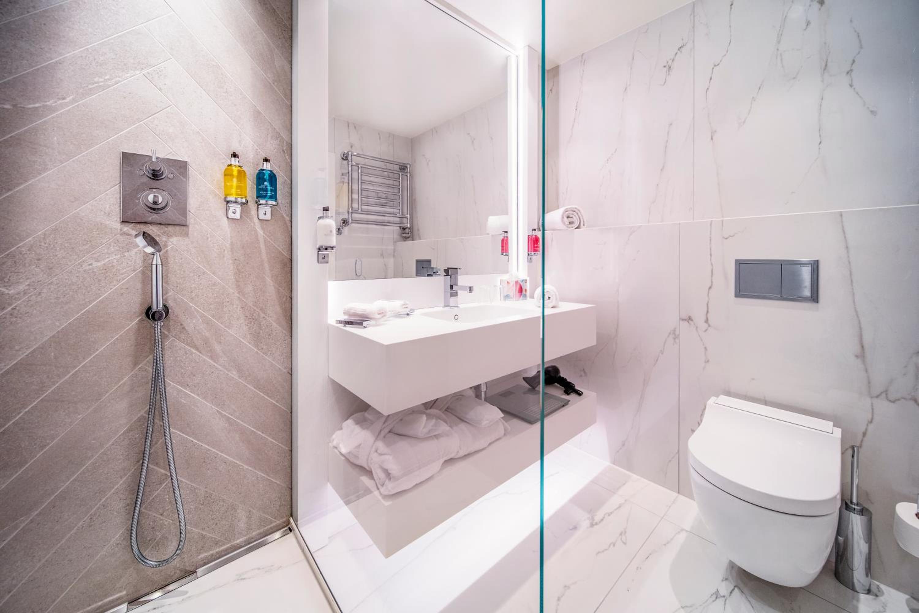 Unique! Renovated Superior room 28m2 thumbnail 6
