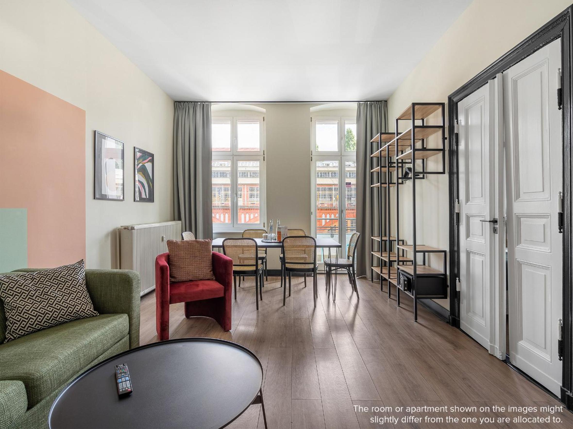 Large 2 Bedroom Apartment with Sofa Bed photo 1