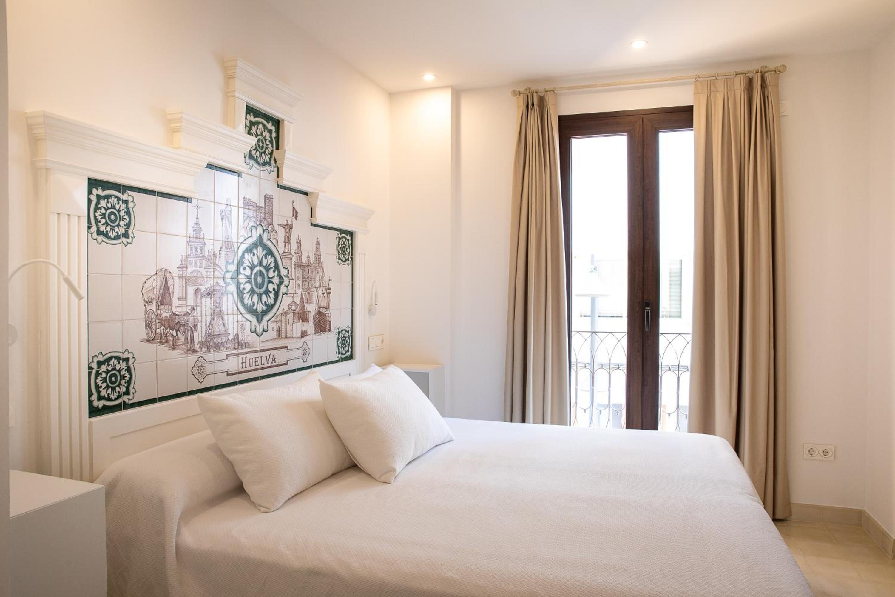 Double or Twin Room - Photo 18