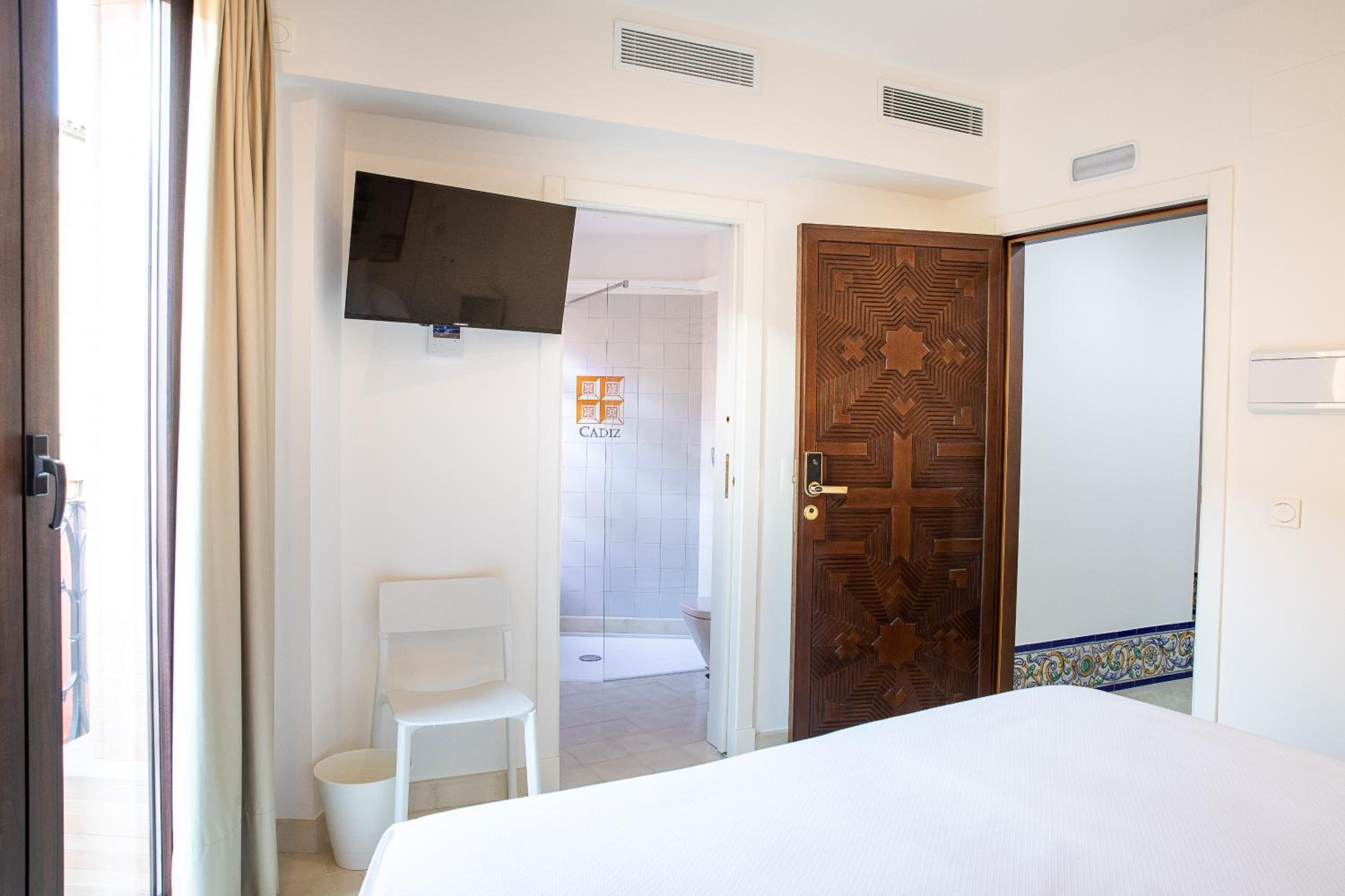 Double or Twin Room - Photo 29