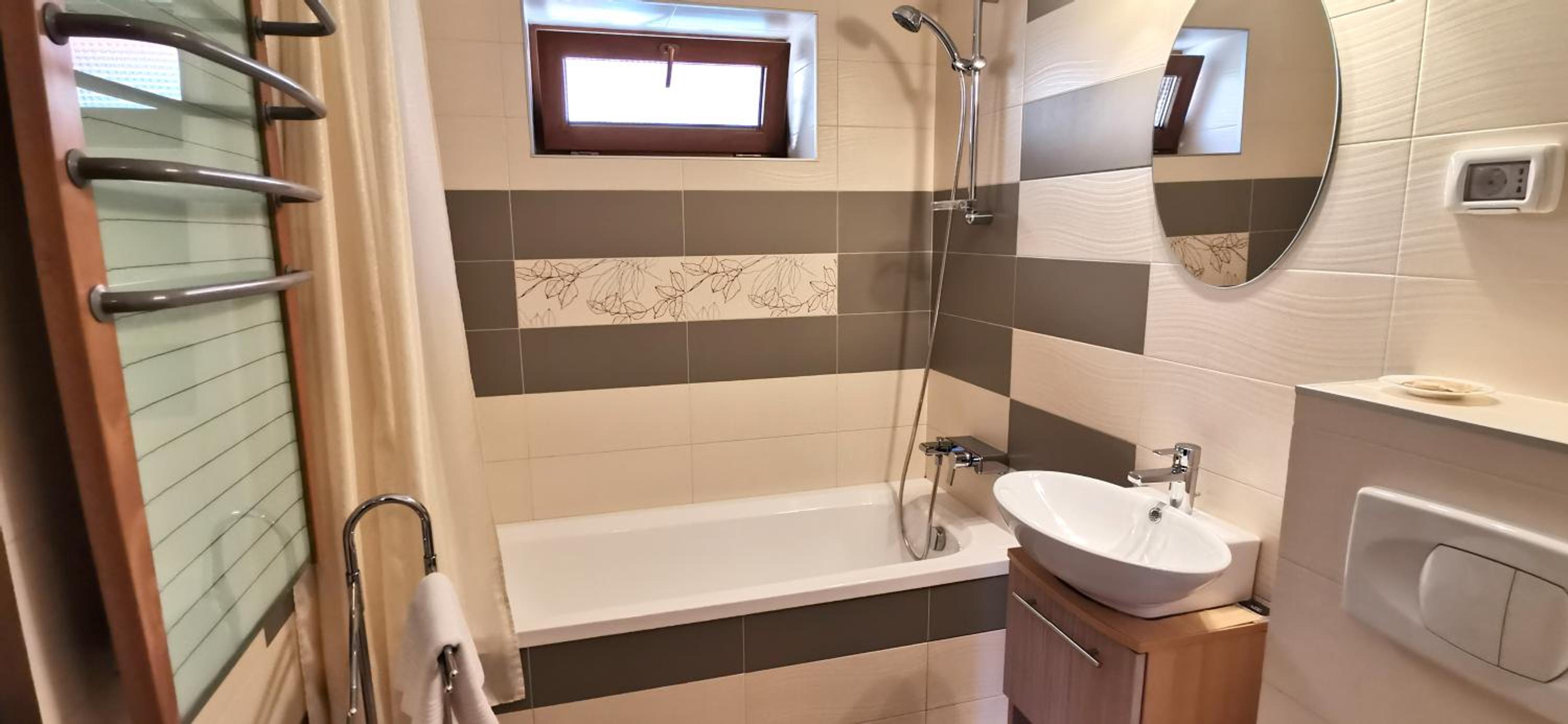 Deluxe Double or Twin Room with Balcony - Photo 6